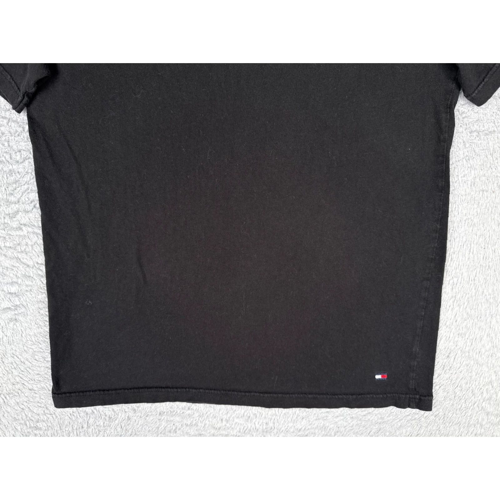Tommy Hilfiger Tommy Hilfiger Shirt Adult Large Black V-Neck Short Sleeve 100% Cotton Logo Embroidered Mens T-Shirt Size US L / EU 52-54 / 3 - 6 Thumbnail