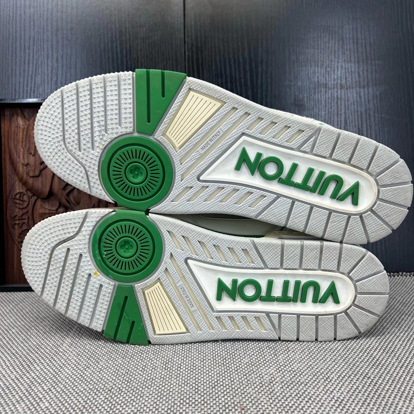 Louis Vuitton LV Trainer White Green Velcro 8.5 US 99 New Size US 9.5 / EU 42-43 - 7 Thumbnail