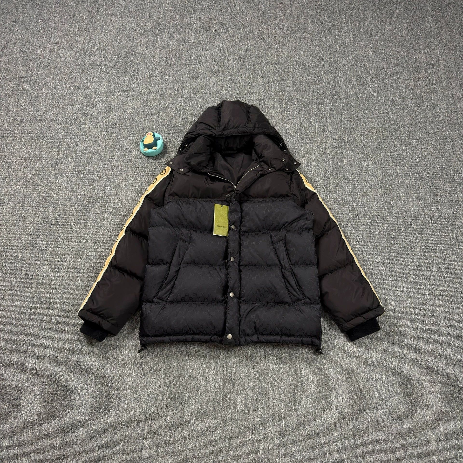 Gucci Gucci 3M Reflective Strip Black All-Over Print Down Jacket Size M / US 6-8 / IT 42-44 - 1 Thumbnail