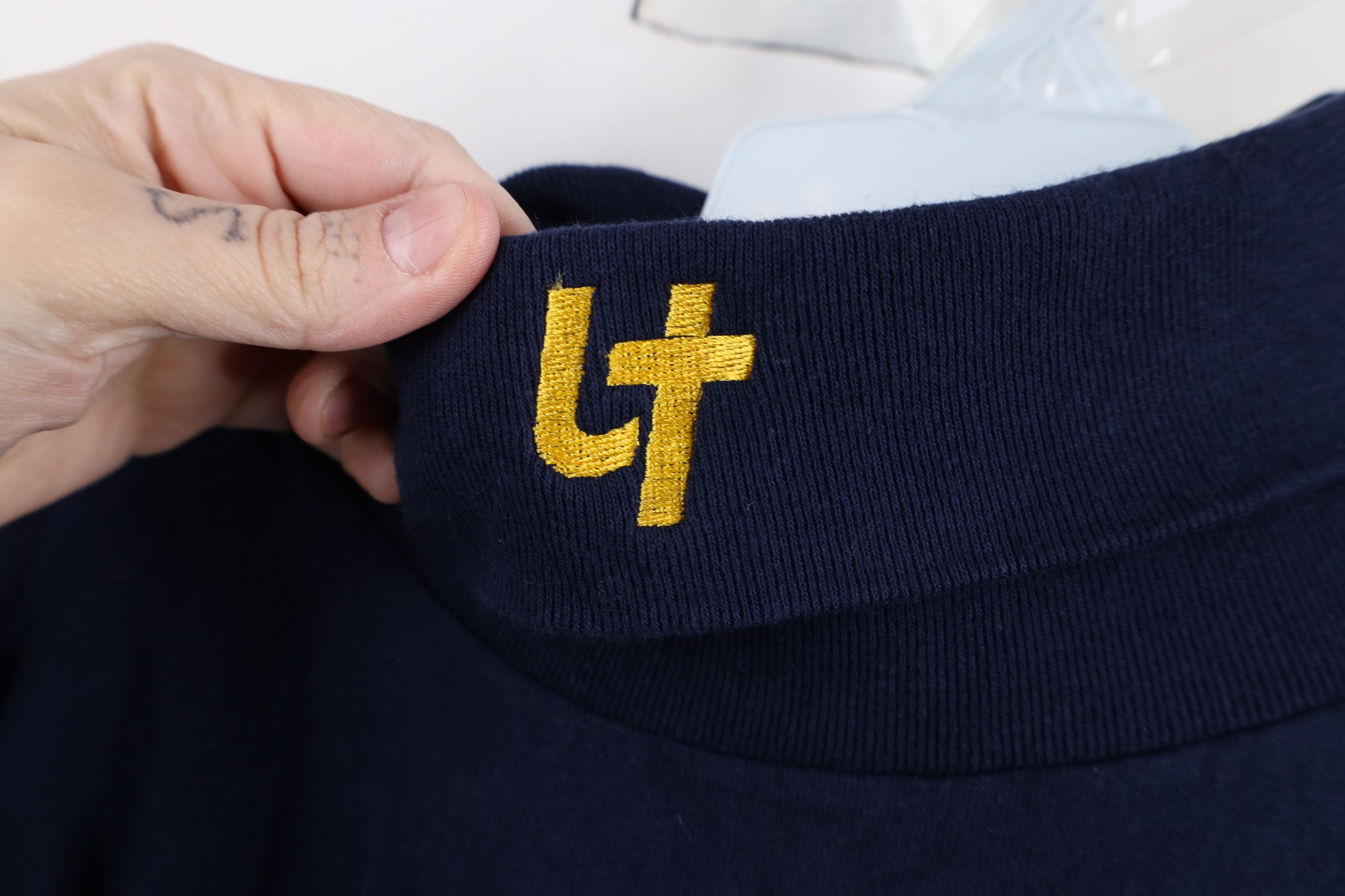 Vintage Vintage 90s Streetwear University Toledo Turtleneck T-Shirt Size US L / EU 52-54 / 3 - 4 Thumbnail