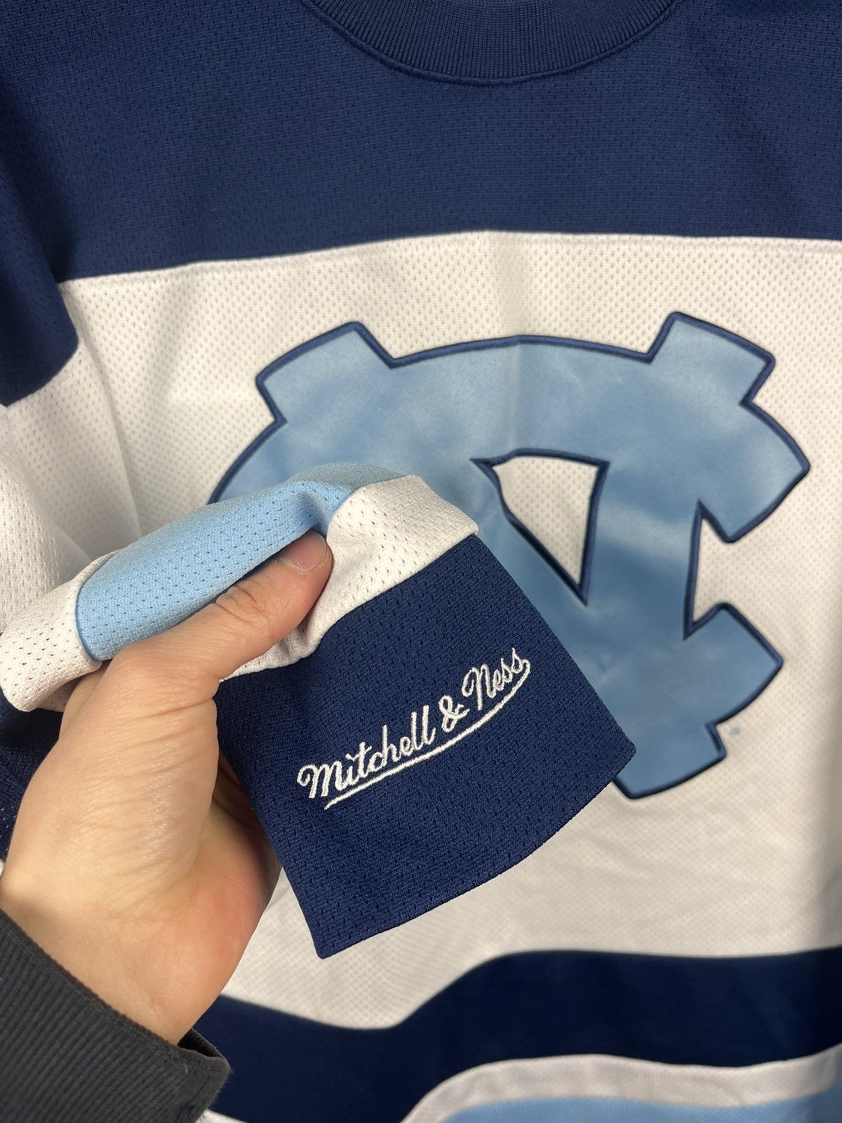 Mitchell & Ness North Carolina NCAA Mitchel Ness jersey hype hockey Size US S / EU 44-46 / 1 - 3 Thumbnail