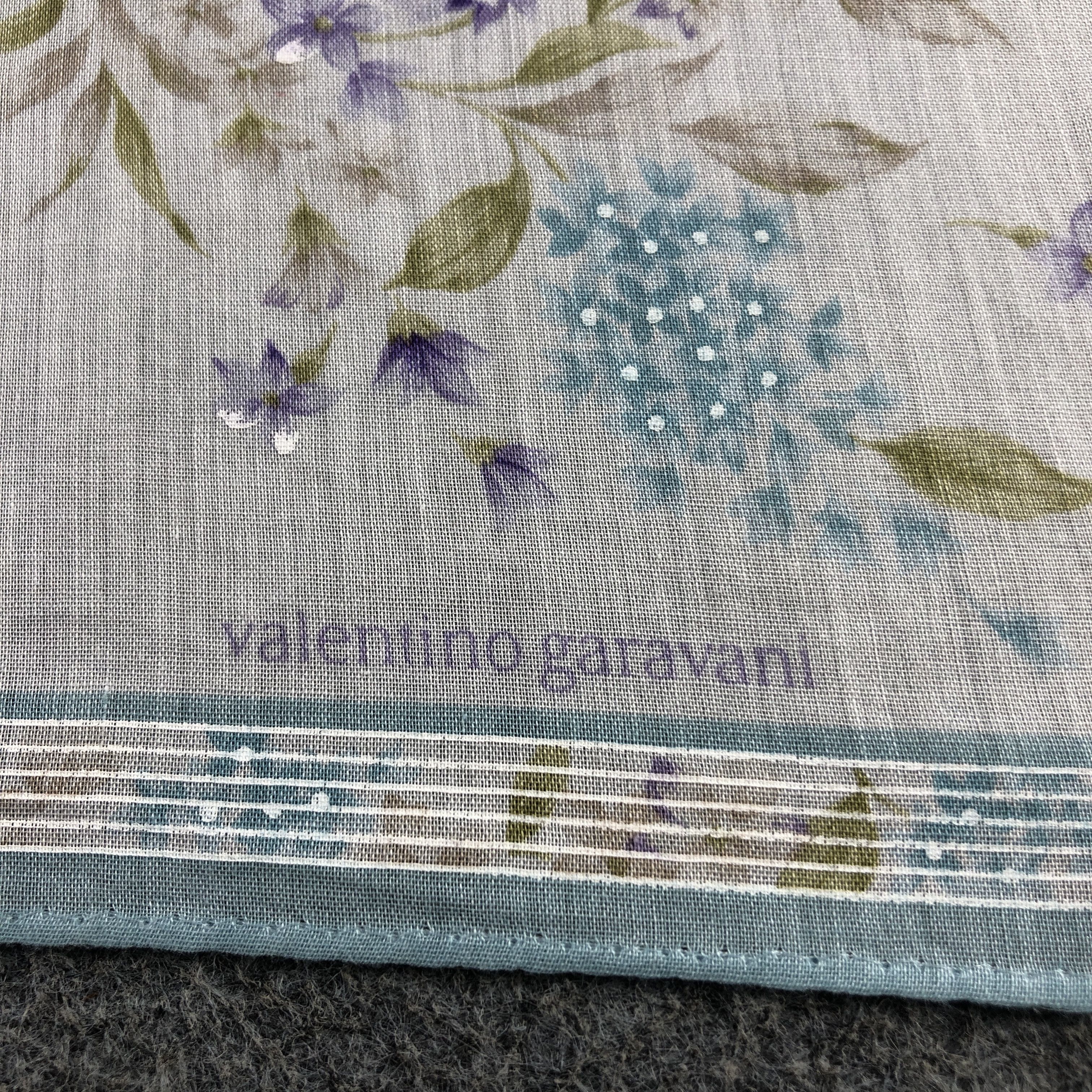 Vintage ValenTINO GarAVANI Handkerchief Neckerchief Bandana H2655 Size ONE SIZE - 4 Thumbnail