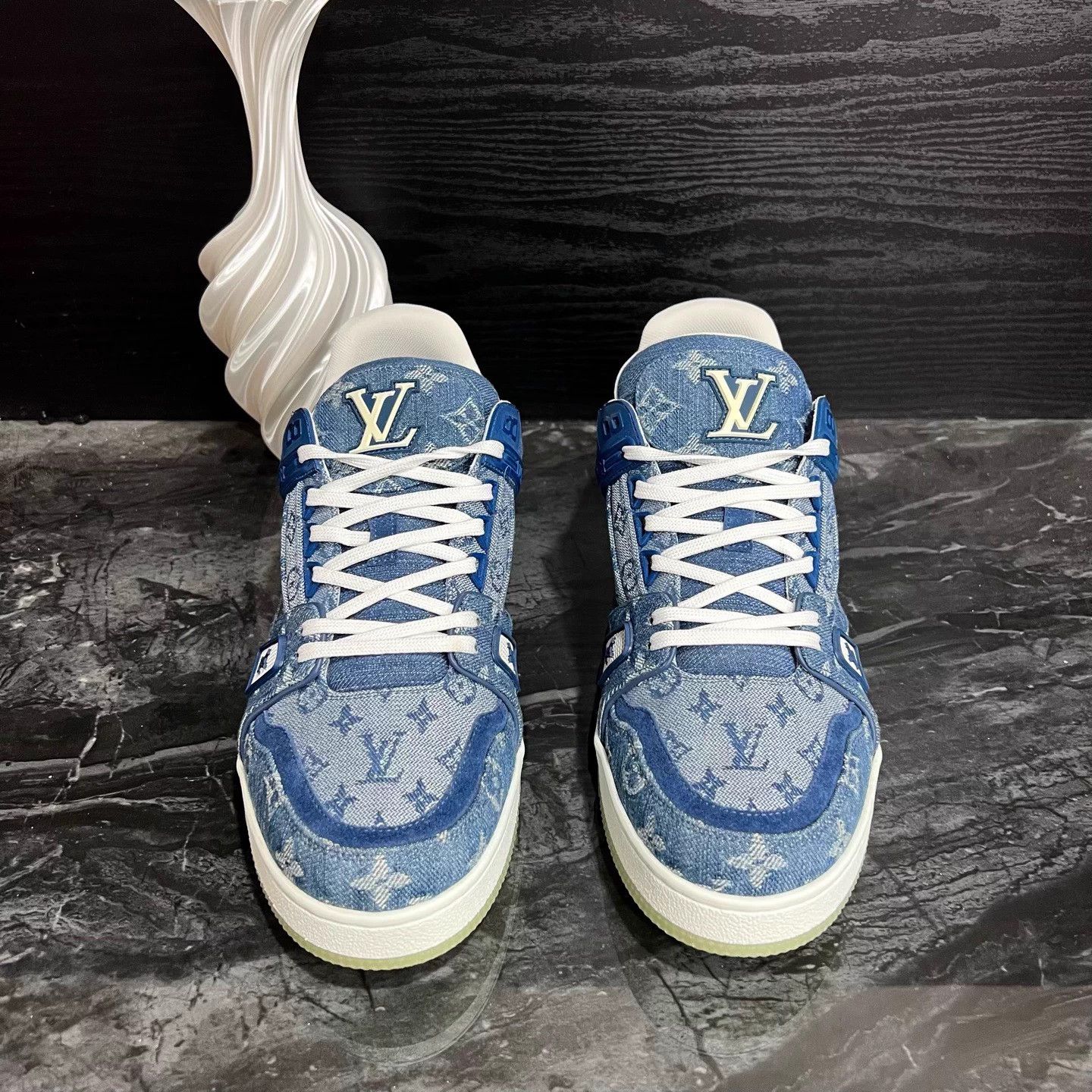 Louis Vuitton Lv Trainer blue denim 42.5 99 new 3300 Size US 9.5 / EU 42-43 - 2 Thumbnail