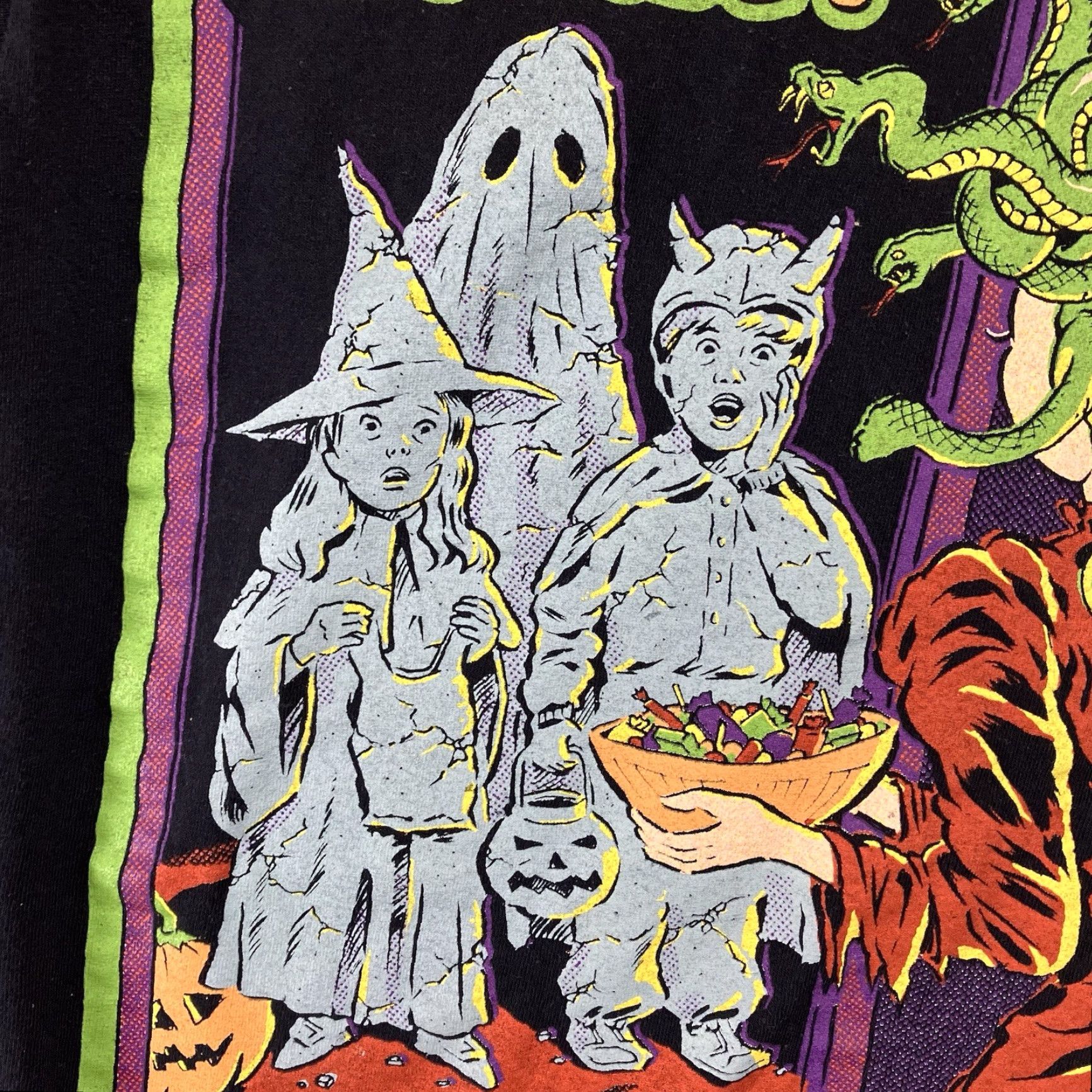 Vintage VINTAGE Steven Rhodes Trick Or Treat T-Medusa Design T Shirt Black Small Women 80s Halloween Horror Retro Cotton Knit Crew Neck Short Sleeve Mens? Size S / US 4 / IT 40 - 7 Thumbnail