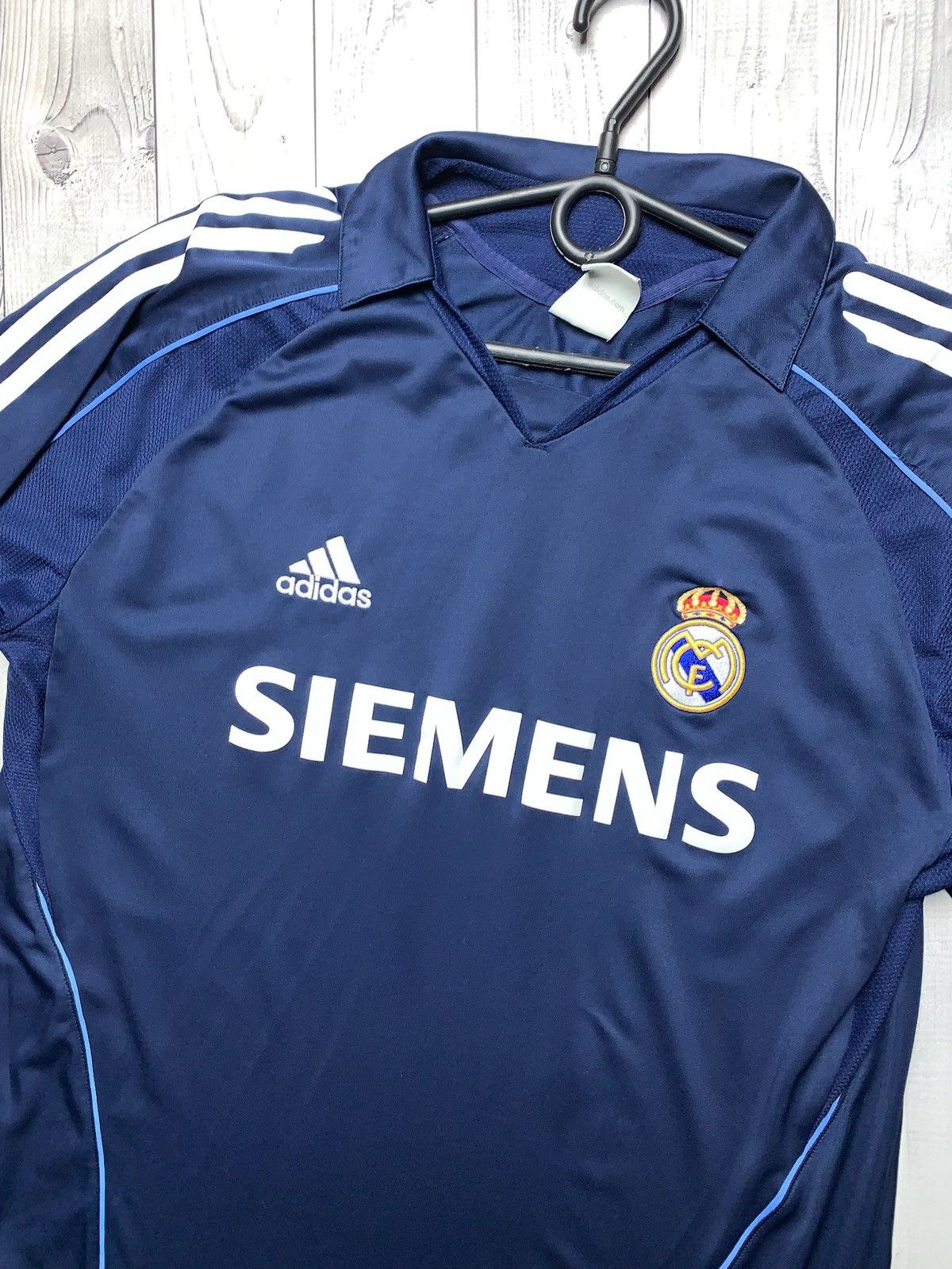 Adidas × Vintage Vintage adidas Real Madrid soccer jersey Siemens navy size L Size US L / EU 52-54 / 3 - 2 Thumbnail