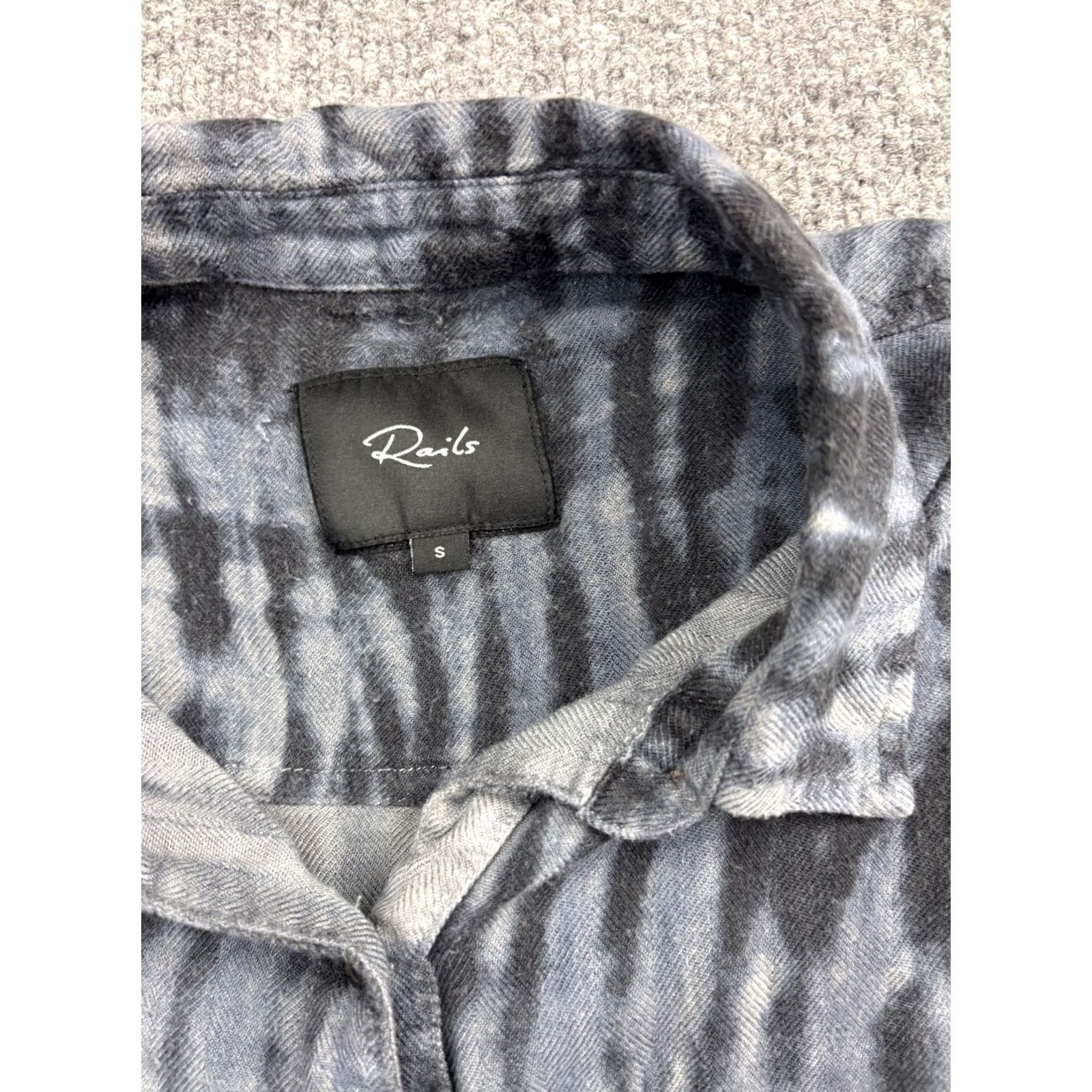 Rails Rails Button Up Shirt Women’s Small Gray Black Tie Dye Long Sleeve Pocket Shirt Size S / US 4 / IT 40 - 2 Thumbnail
