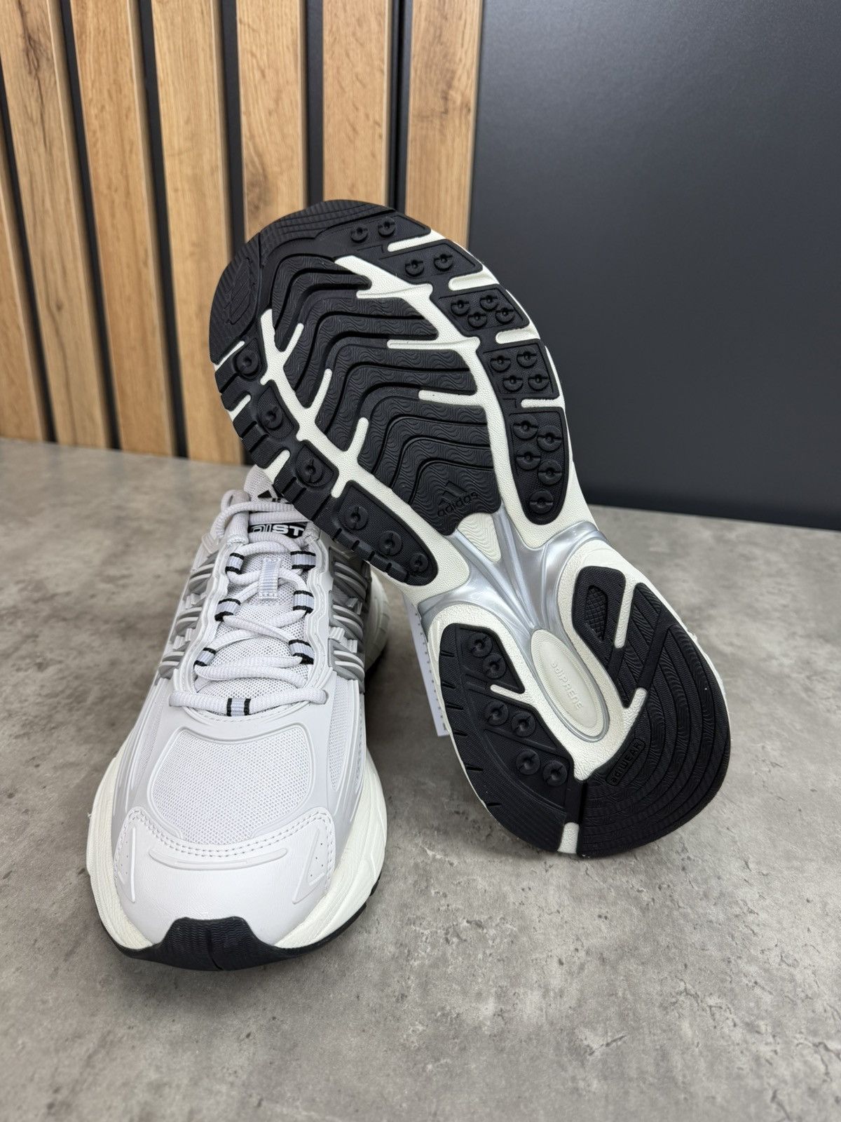 Adidas Adidas Adistar XLG 2.0 Sneakers Size US 9.5 Size US 9.5 / EU 42-43 - 9 Thumbnail