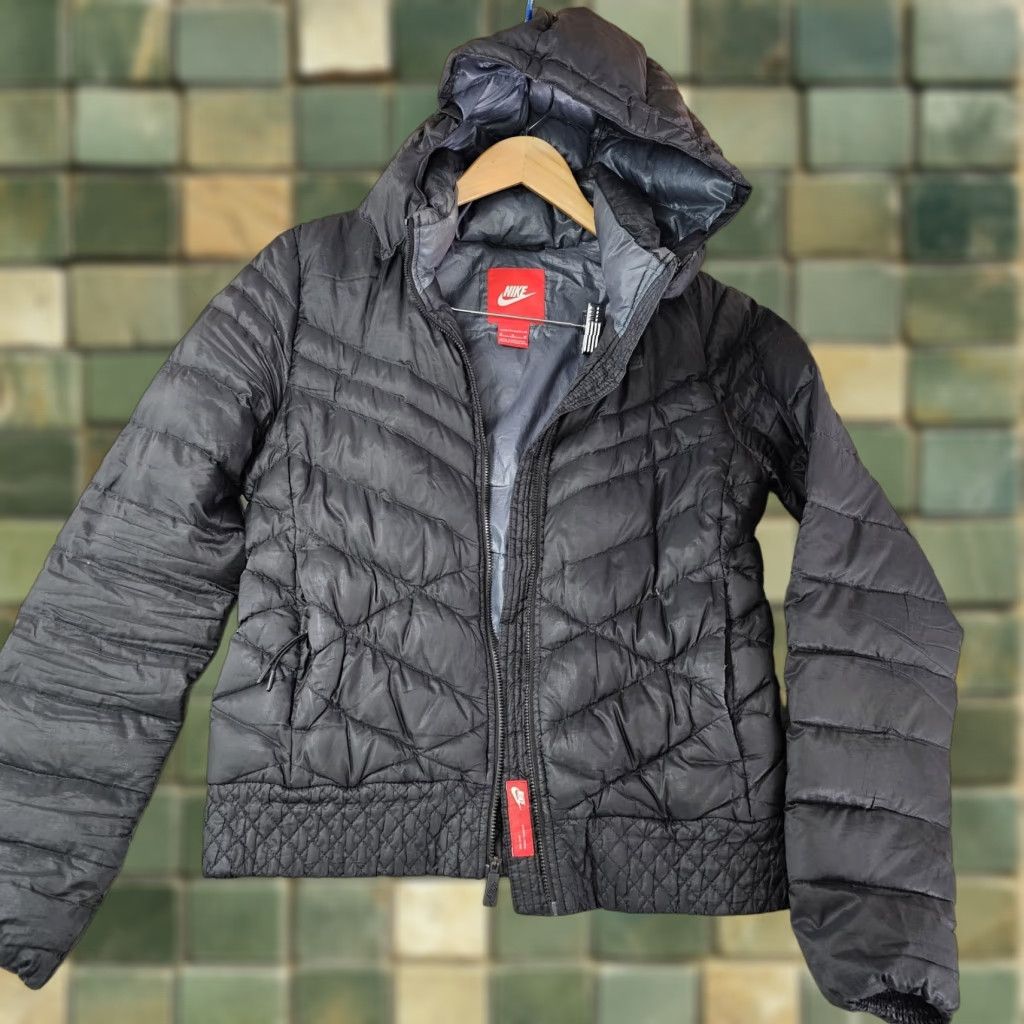 Nike VINTAGE Nike Down Puffer Jacket Womens M Black Hooded Quilted Zip 535441-010 Size M / US 6-8 / IT 42-44 - 1 Thumbnail