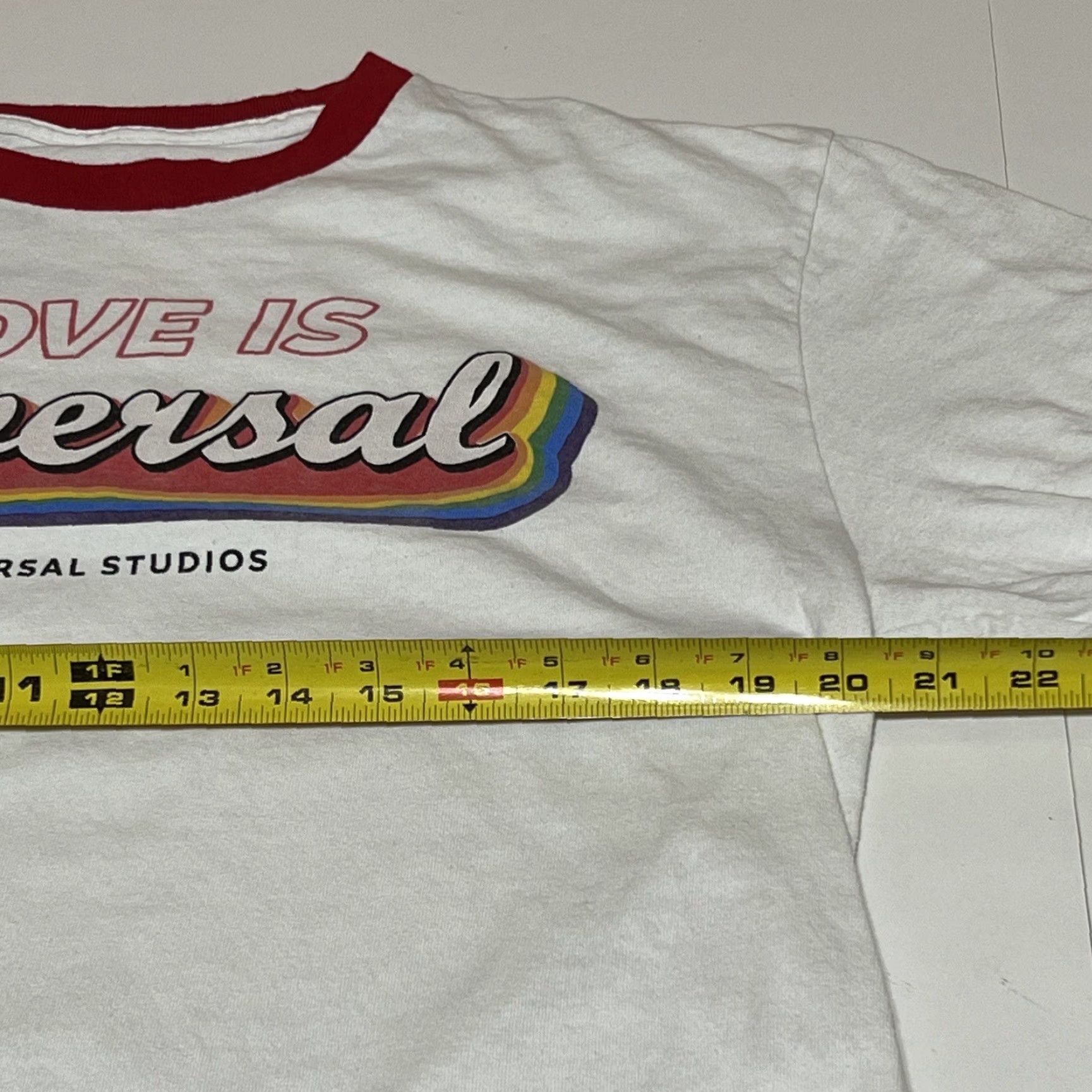 Vintage VINTAGE Universal Studios Love Is Universal T-Shirt Men Large Ringer Graphic White Red Size US L / EU 52-54 / 3 - 6 Thumbnail