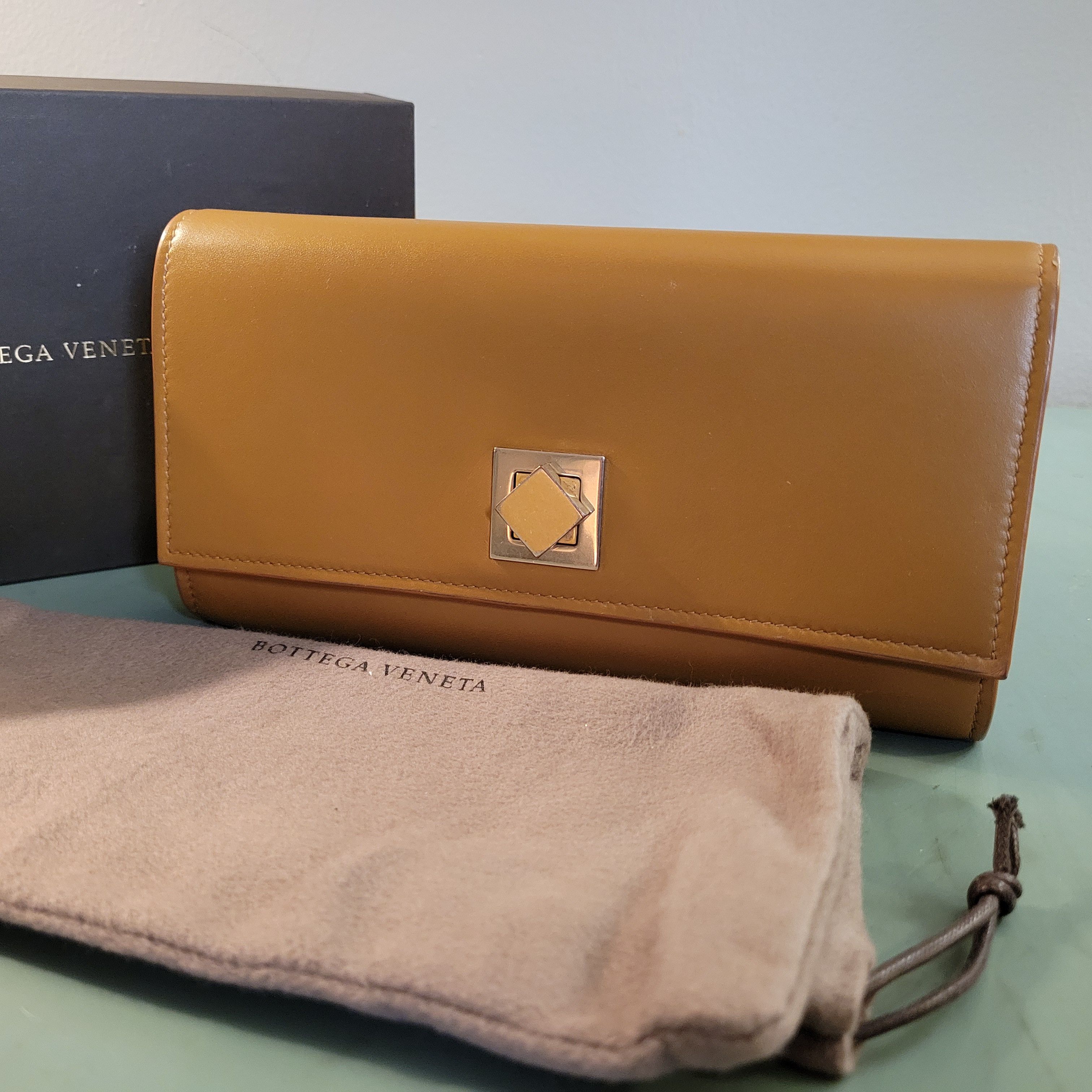 Bottega Veneta French Calfskin Continental Wallet Camel Turn Lock Size ONE SIZE - 1 Thumbnail