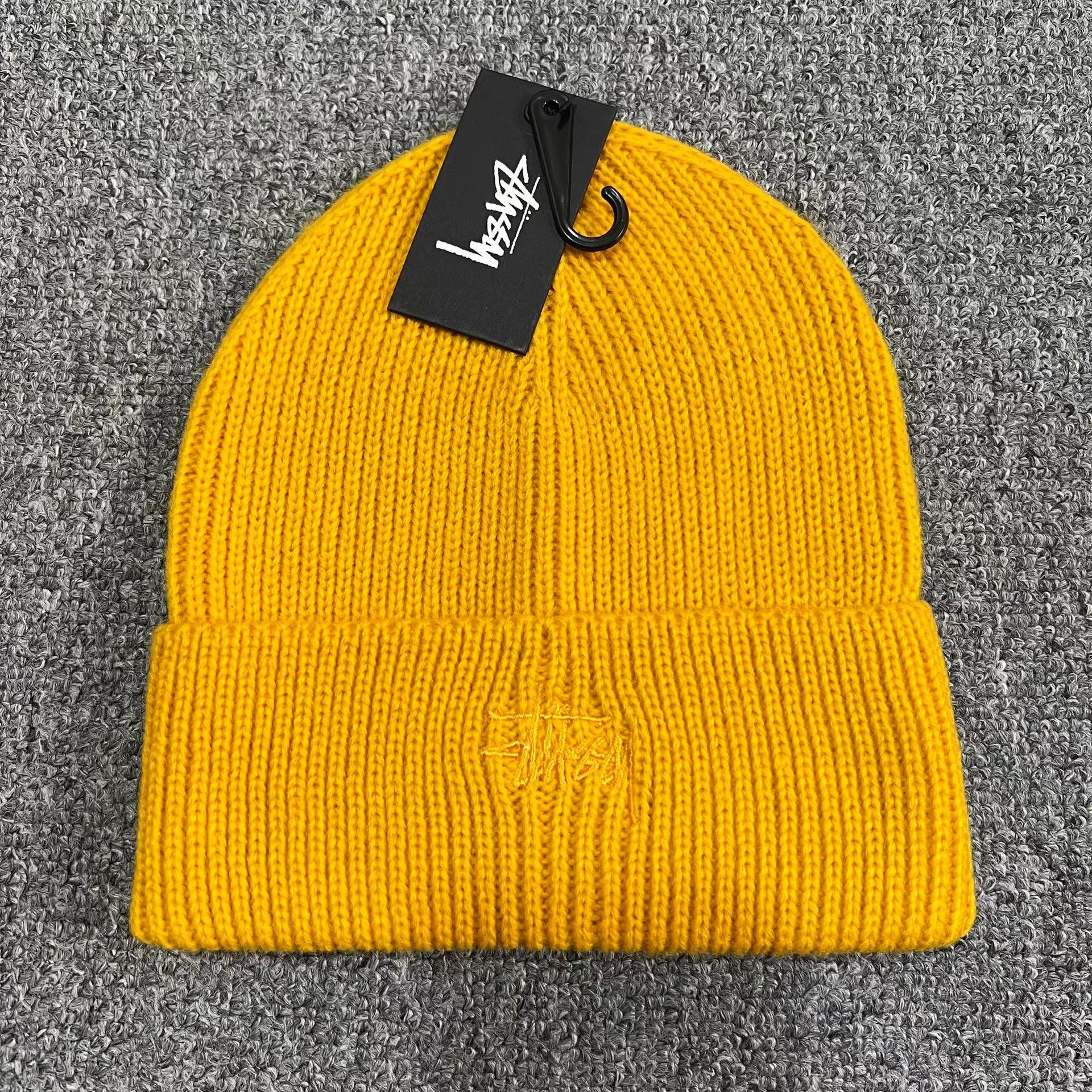 Stussy Stussy classic solid color embroidered logo knit beanie Q7 Size ONE SIZE - 3 Thumbnail