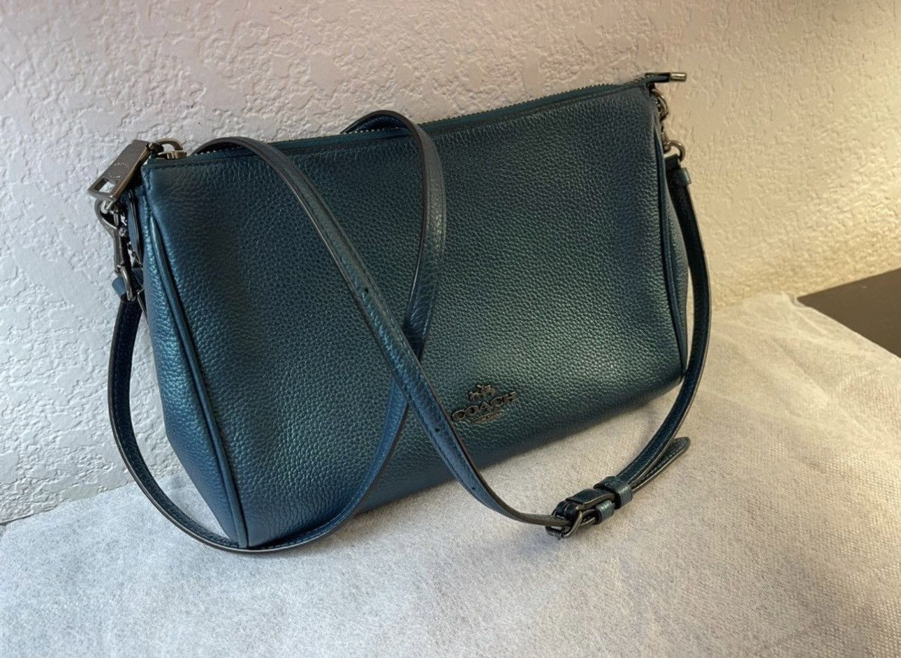 Coach Coach Carrie Pebble Leather Crossbody Shoulder Leather Size ONE SIZE - 2 Thumbnail