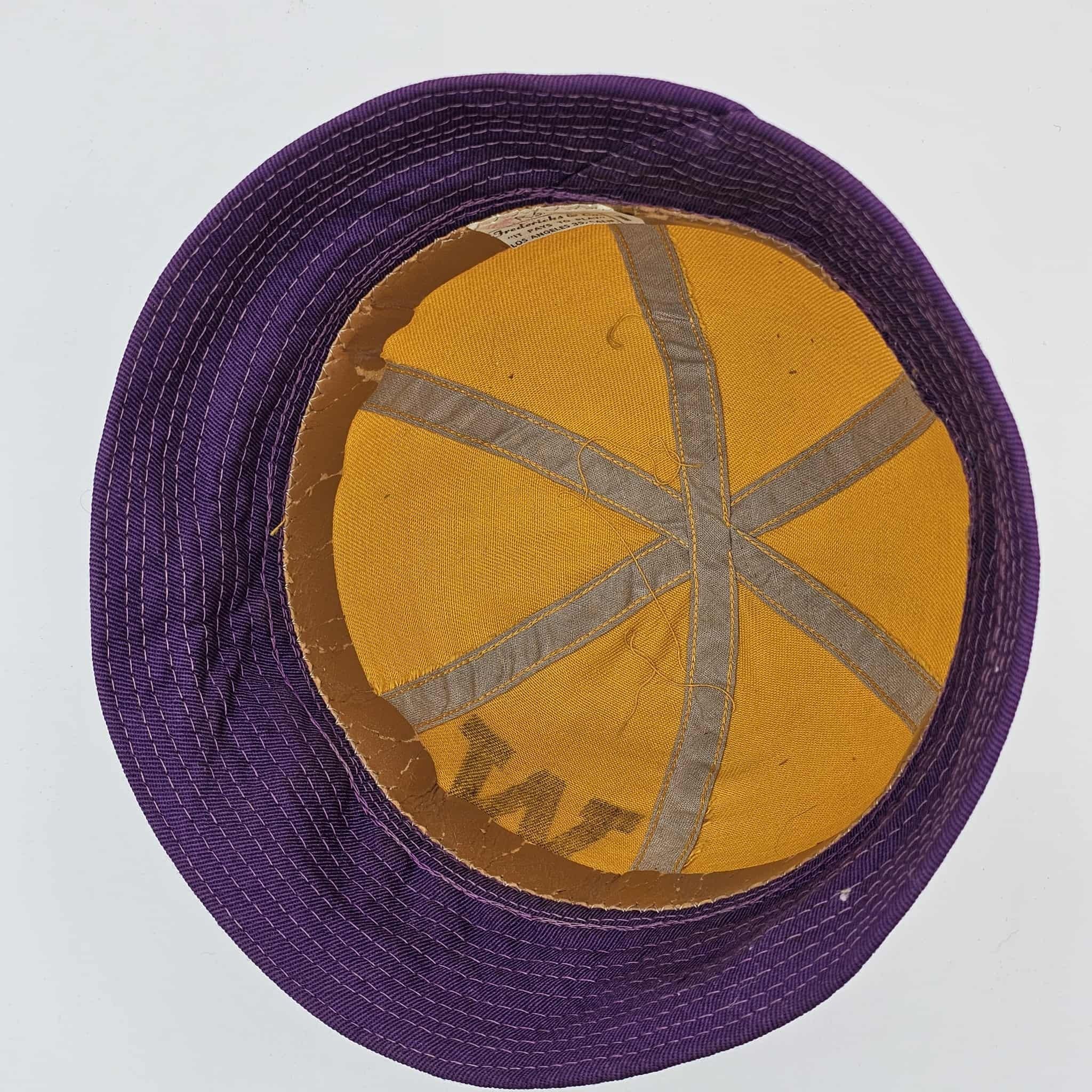 Vintage Washington Huskies Vintage 50s Bucket Hat Size ONE SIZE - 6 Thumbnail