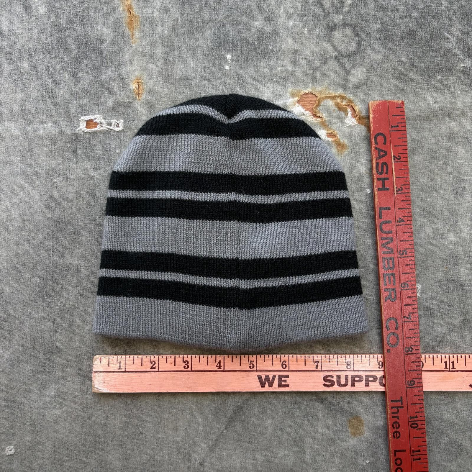 Vintage Vintage Y2K Gray Black Striped Grunge Skate Outerwear Beanie Size ONE SIZE - 2 Thumbnail
