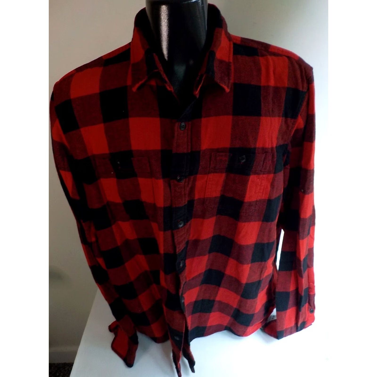Gap GAP Men’s Standard Fit Flannel Shirt XL Red/Black Buffalo Plaid Cotton Button-Up Long Sleeve Mens Size US XL / EU 56 / 4 - 2 Thumbnail