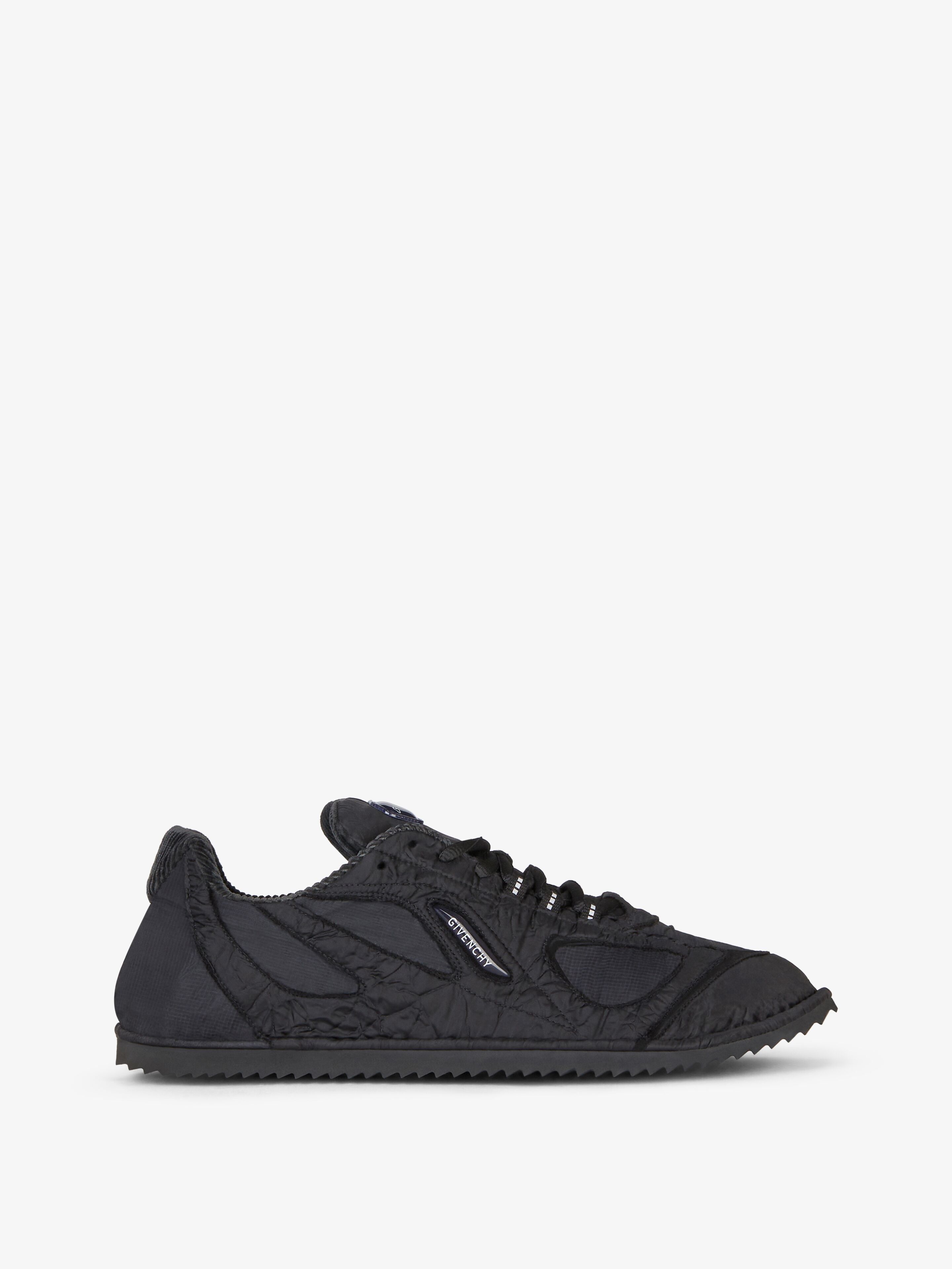 o1w1db10325 Flat Sneakers in Black