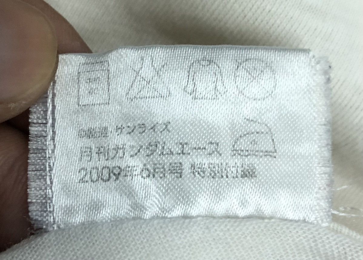 Anime Vintage Mobile Suit Gundam Unicorn 2009 Winter Coming Shirt Size US M / EU 48-50 / 2 - 10 Thumbnail