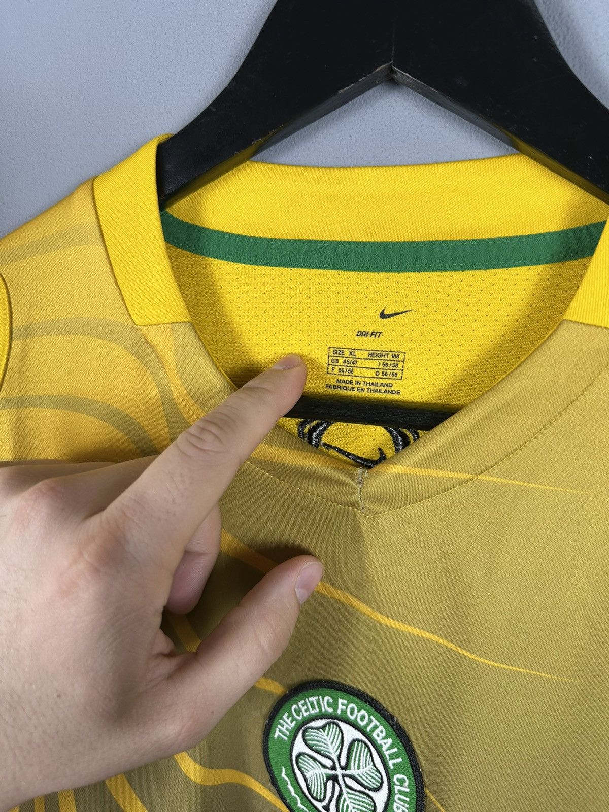 Vintage Vintage 90s NIKE t shirt Y2K Retro Old Celtic Size US XL / EU 56 / 4 - 4 Thumbnail