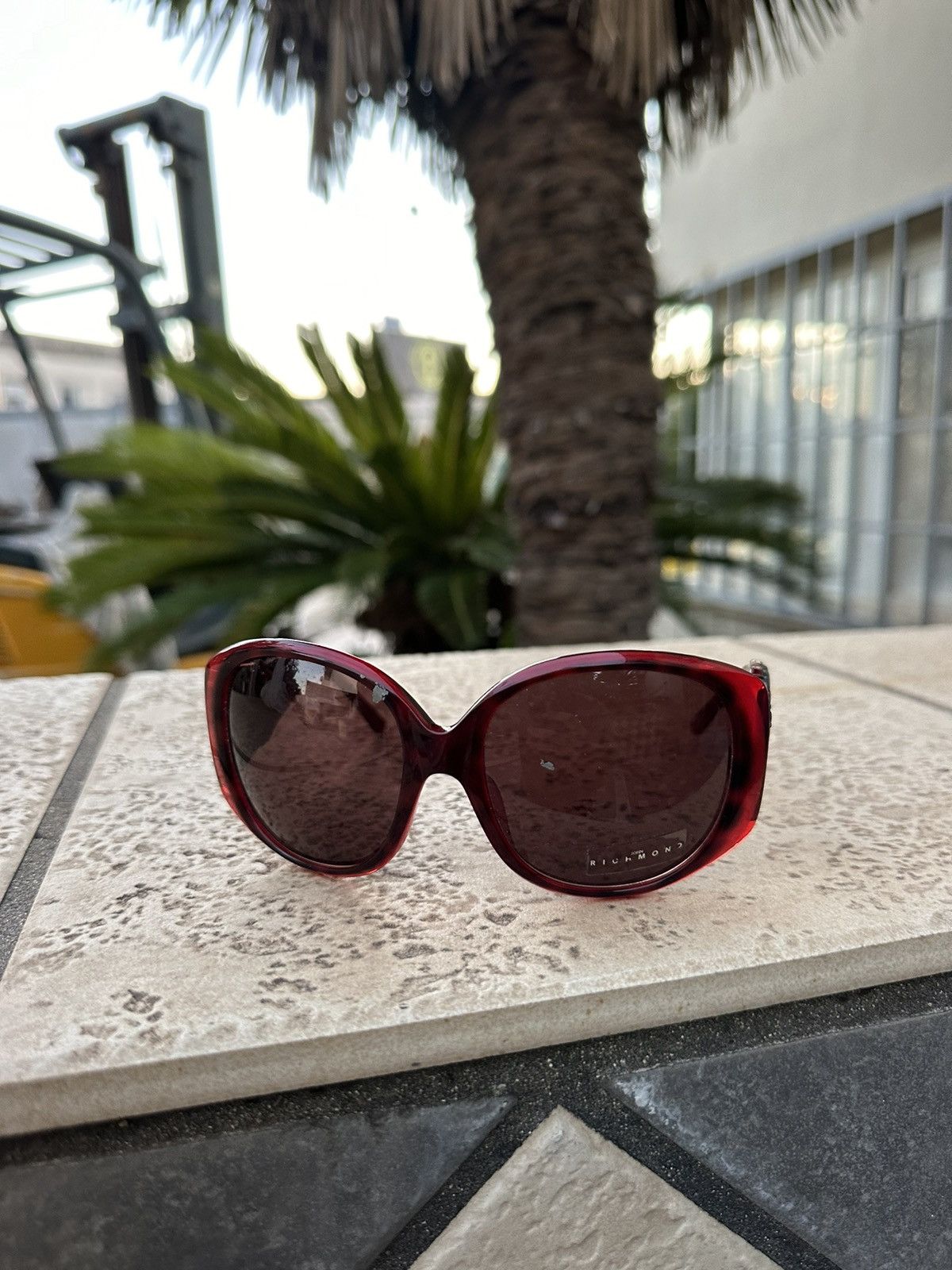 John Richmond Richmond Sunglasses Red Dragons mod. JR675-03 col. H22 Size ONE SIZE - 3 Thumbnail