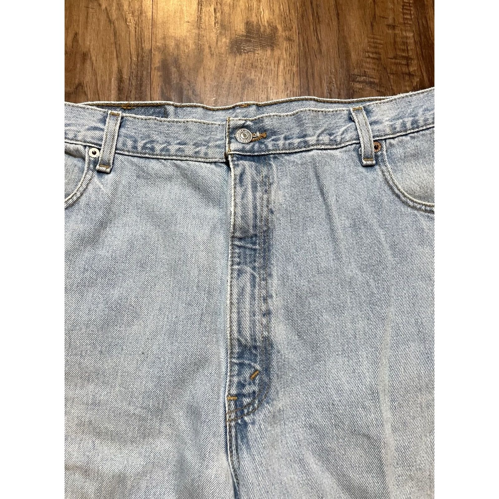 Levi's VINTAGE Levi’s 560 Light Blue Washed Jorts 90s Baggy Size 40x9 Denim Casual Mens 40in Waist 9in Inseam Size US 40 / EU 56 - 6 Thumbnail