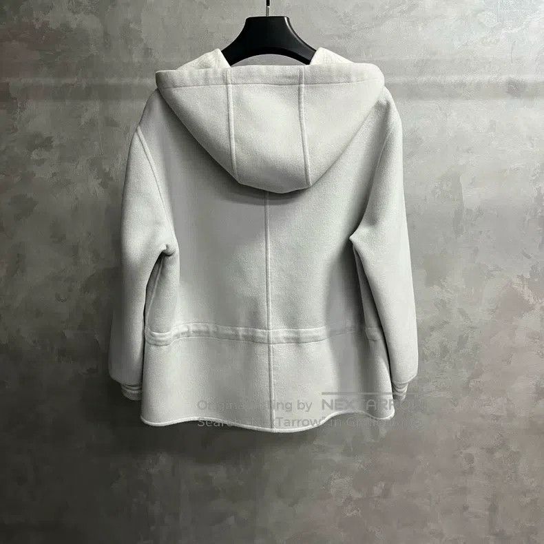 Louis Vuitton Louis Vuitton 24 New Grey Stripe Trim Zip Hooded Jacket Size XS / US 0-2 / IT 36-38 - 2 Thumbnail