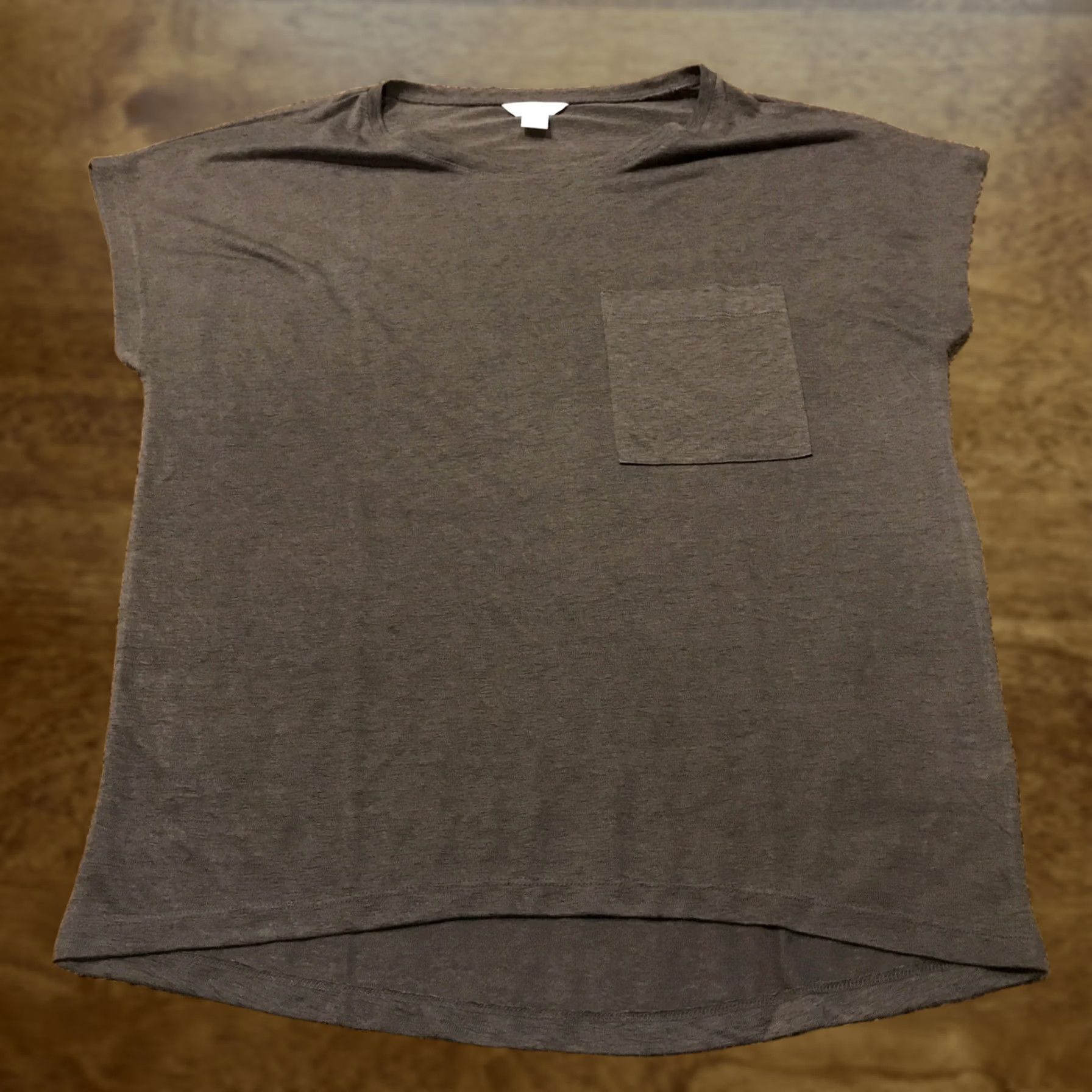 Vintage Caslon Blouse Shirt Women M Gray Rayon Blend Nwt Short Sleeve Round Neck Basic Lightweight Casual Regular Blouse 27” 22” Chest Gray Caslon Size M / US 6-8 / IT 42-44 - 1 Thumbnail