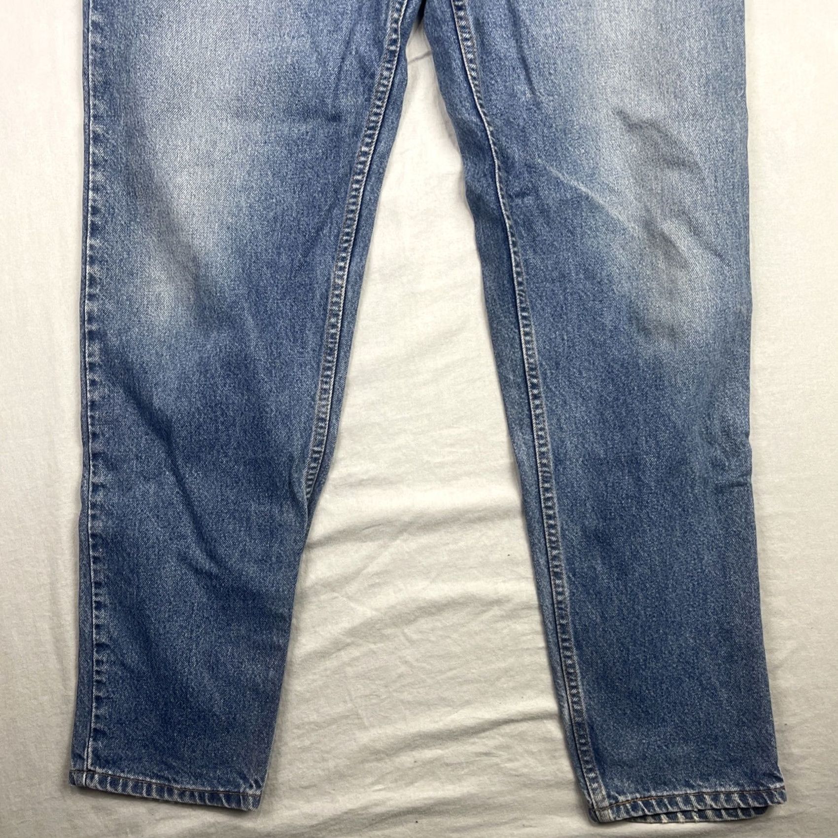 Levi's VINTAGE Levi's 550 Jeans Mens 36x34 Relaxed Fit Tapered Blue 90s Jeans (Denim) Mens Size US 36 / EU 52 - 3 Thumbnail