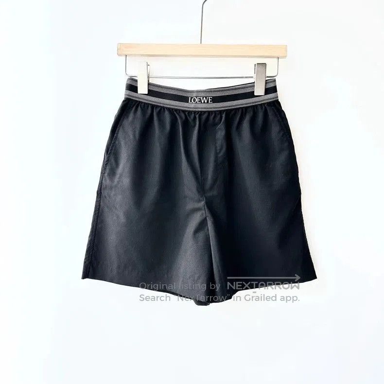 Loewe LOEWE Black Wool Shorts XS. Size US 26 / EU 42 - 1 Thumbnail