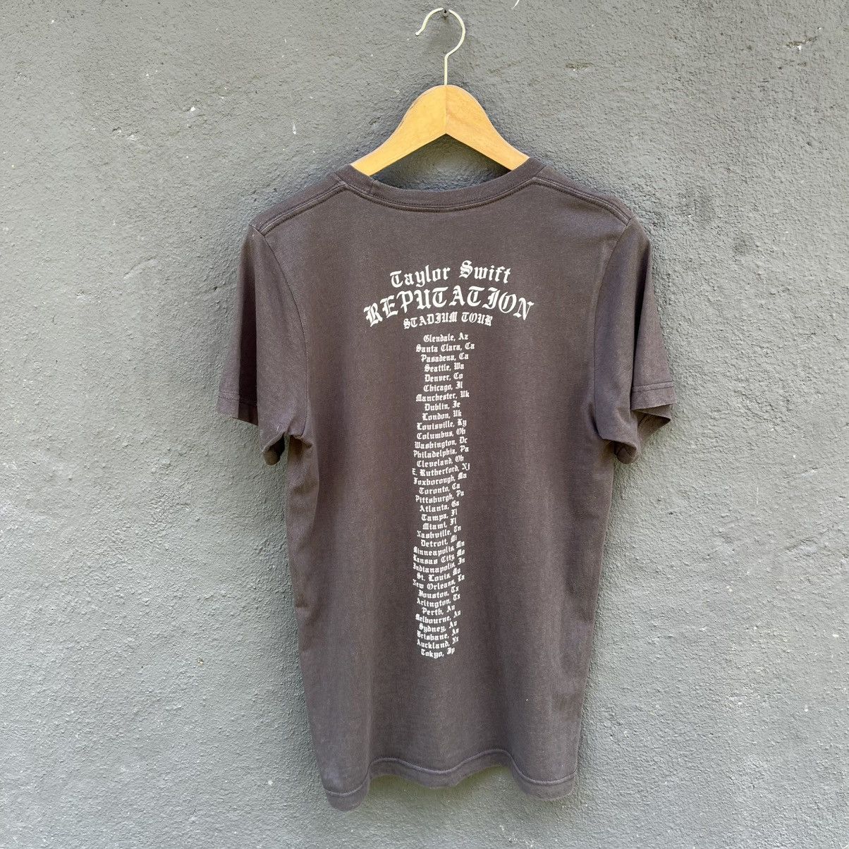 Band Tees Thrashed Taylor Switf Reputation Tour Tee Size US S / EU 44-46 / 1 - 3 Thumbnail