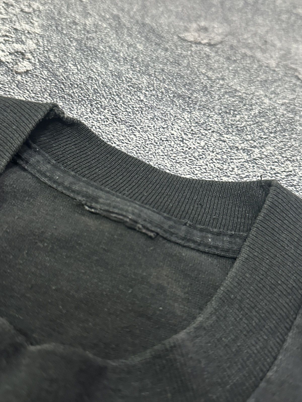 Vintage Vintage 1998 U2 Rattle And Hum Faded Black Band Tee S/M Size US M / EU 48-50 / 2 - 9 Thumbnail