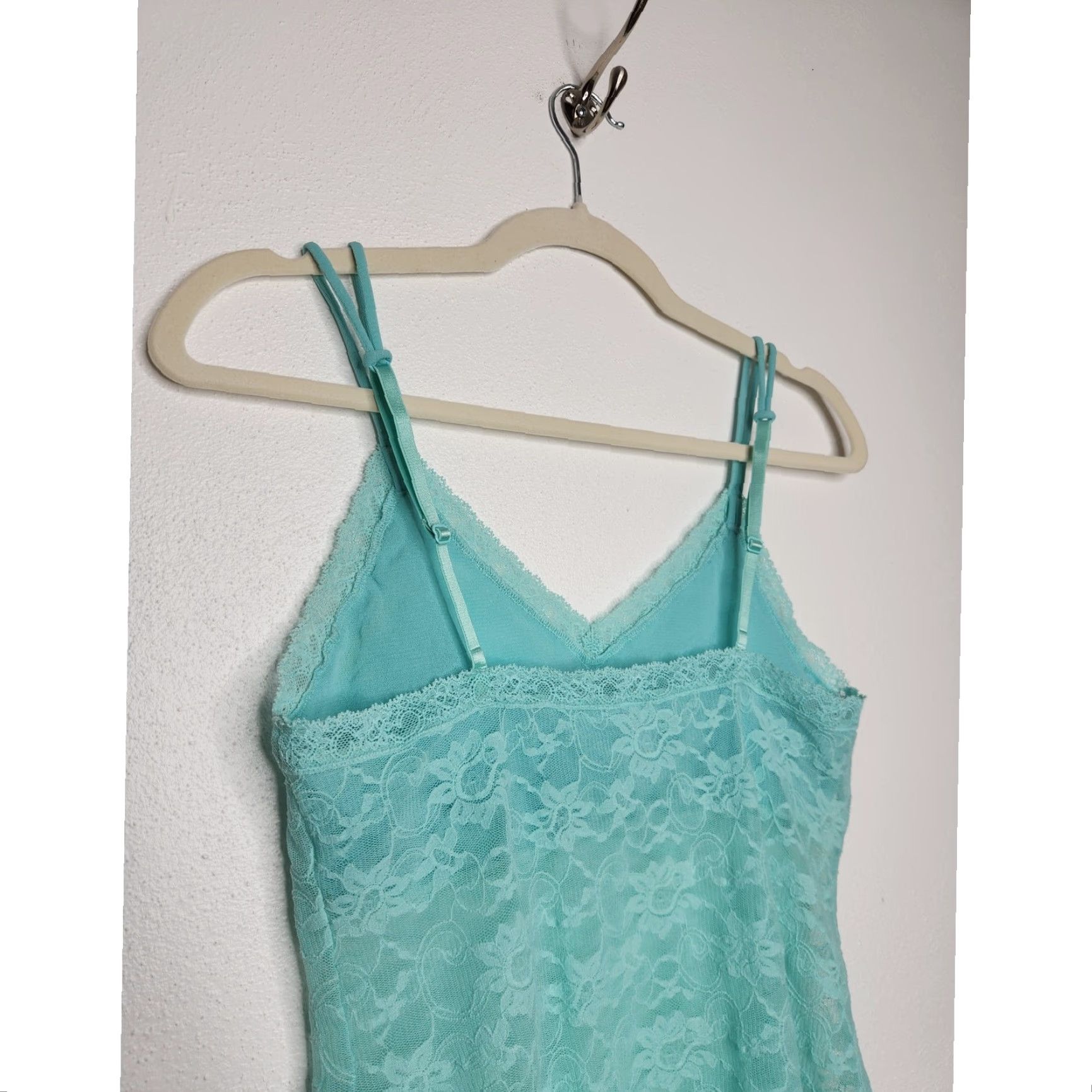 Victoria's Secret VINTAGE Victoria's Secret Blue Floral Flower Rose Lace Cami Tank Top Sheer Tank Adult M Women Blue Size M / US 6-8 / IT 42-44 - 4 Thumbnail