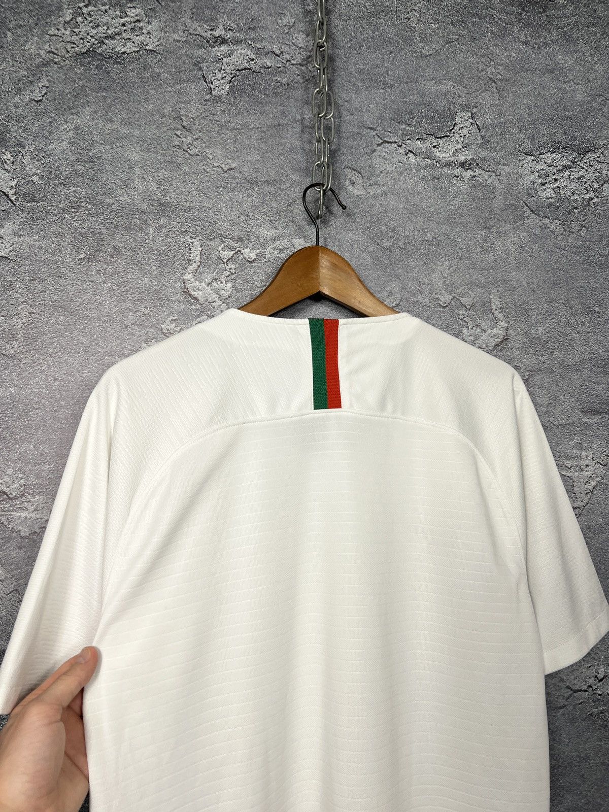 Nike Vintage Nike Portugal 2018 Away Jersey T-shirt Size L Size US L / EU 52-54 / 3 - 11 Thumbnail