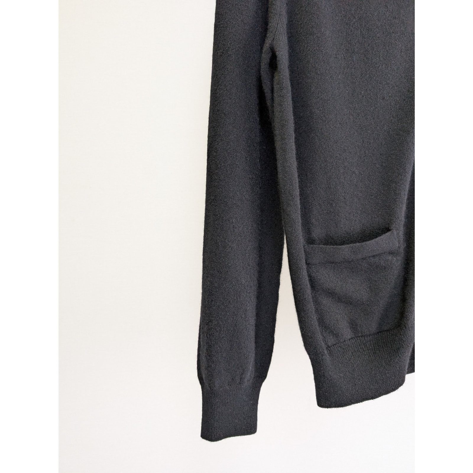 Gucci o1rshd1 100% Cashmere Cardigan Sweater With Logo in Black Size US S / EU 44-46 / 1 - 3 Thumbnail