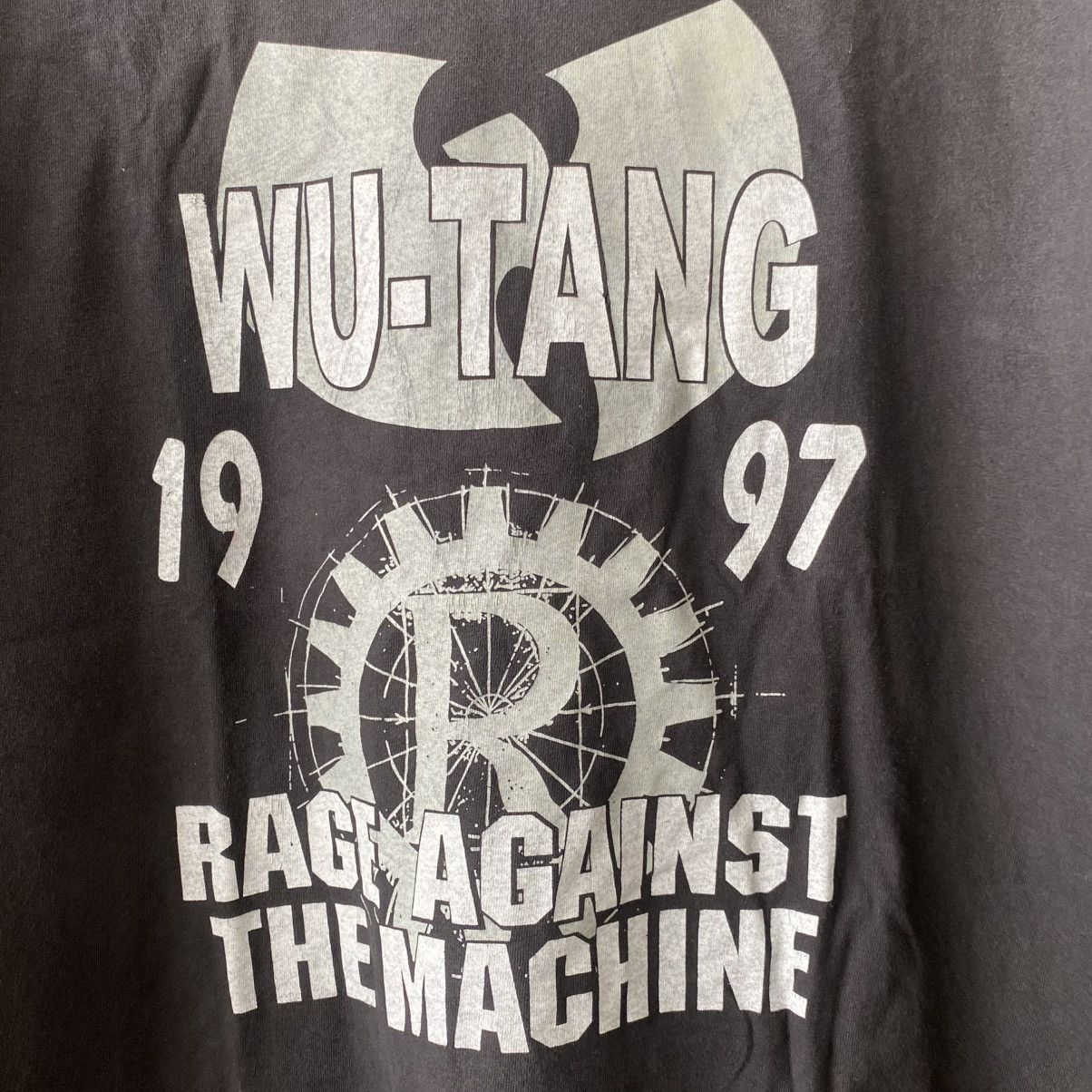 Band Tees RATM Rage Against The Machine Wu-Tang Clan Tour 97 Tshirt Size US XL / EU 56 / 4 - 2 Thumbnail