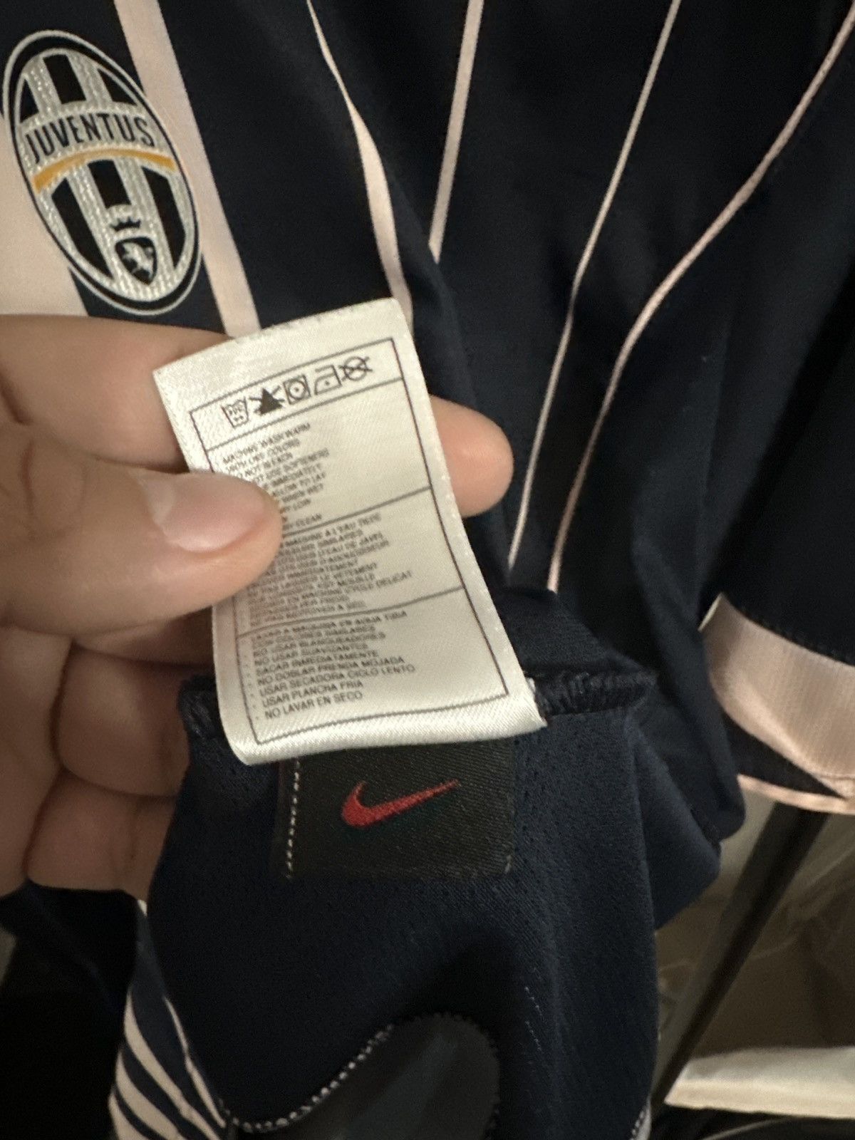 Nike Juventus 2004/05 Jersey Size US XL / EU 56 / 4 - 5 Thumbnail