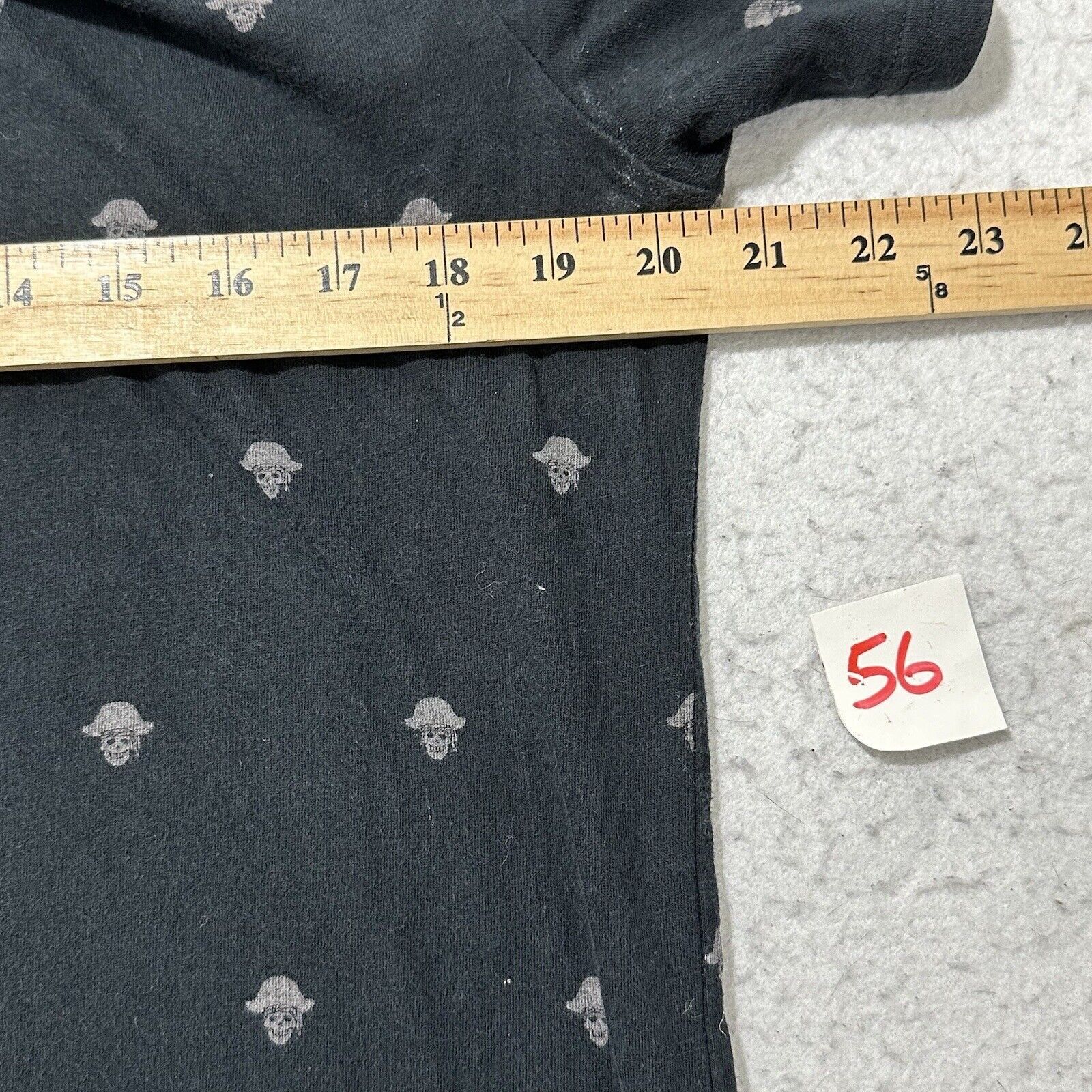 Disney Disney Medium Pirates of the Caribbean Skull Pattern T Shirt Size US M / EU 48-50 / 2 - 9 Thumbnail