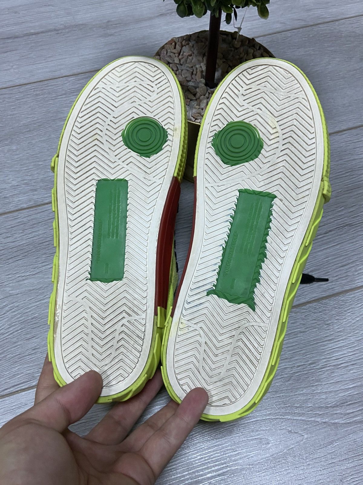 Off-White Off-White 2013 green vulcanized Virgil Abloh arrows shoes 42 Size US 9 / EU 42 - 11 Thumbnail
