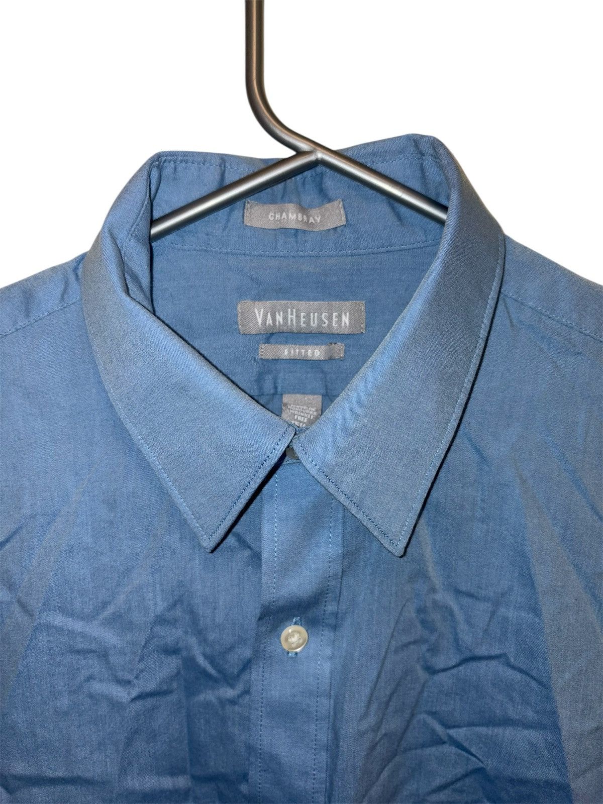 Van Heusen Van Heusen Blue Chambray Fitted Button Up LS Dress Shirt Size US M / EU 48-50 / 2 - 4 Thumbnail