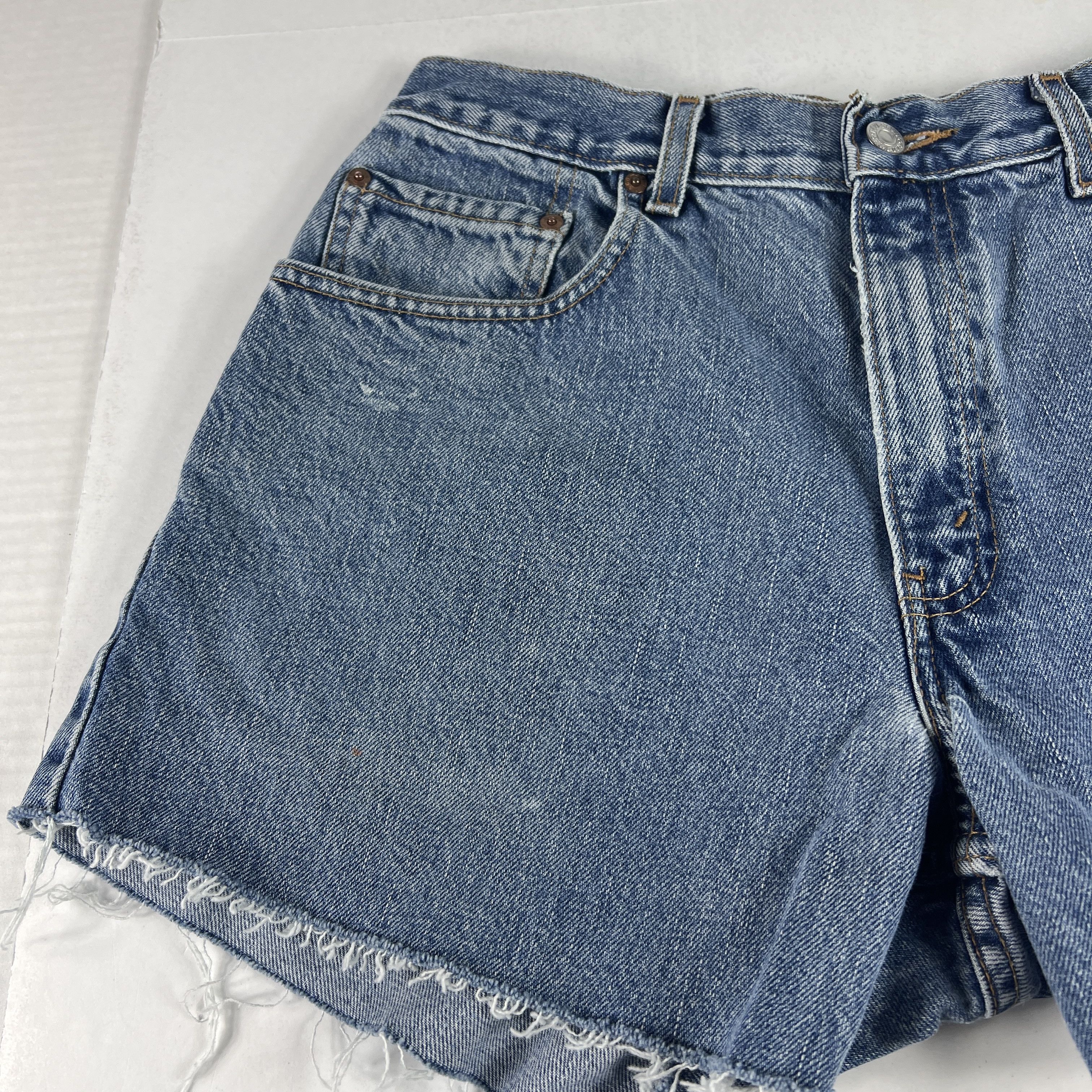 Levi's × Vintage Y2K Levi's Jeans Shorts 560 Loose Faded Cut Off Denim Jorts Size US 31 - 6 Thumbnail