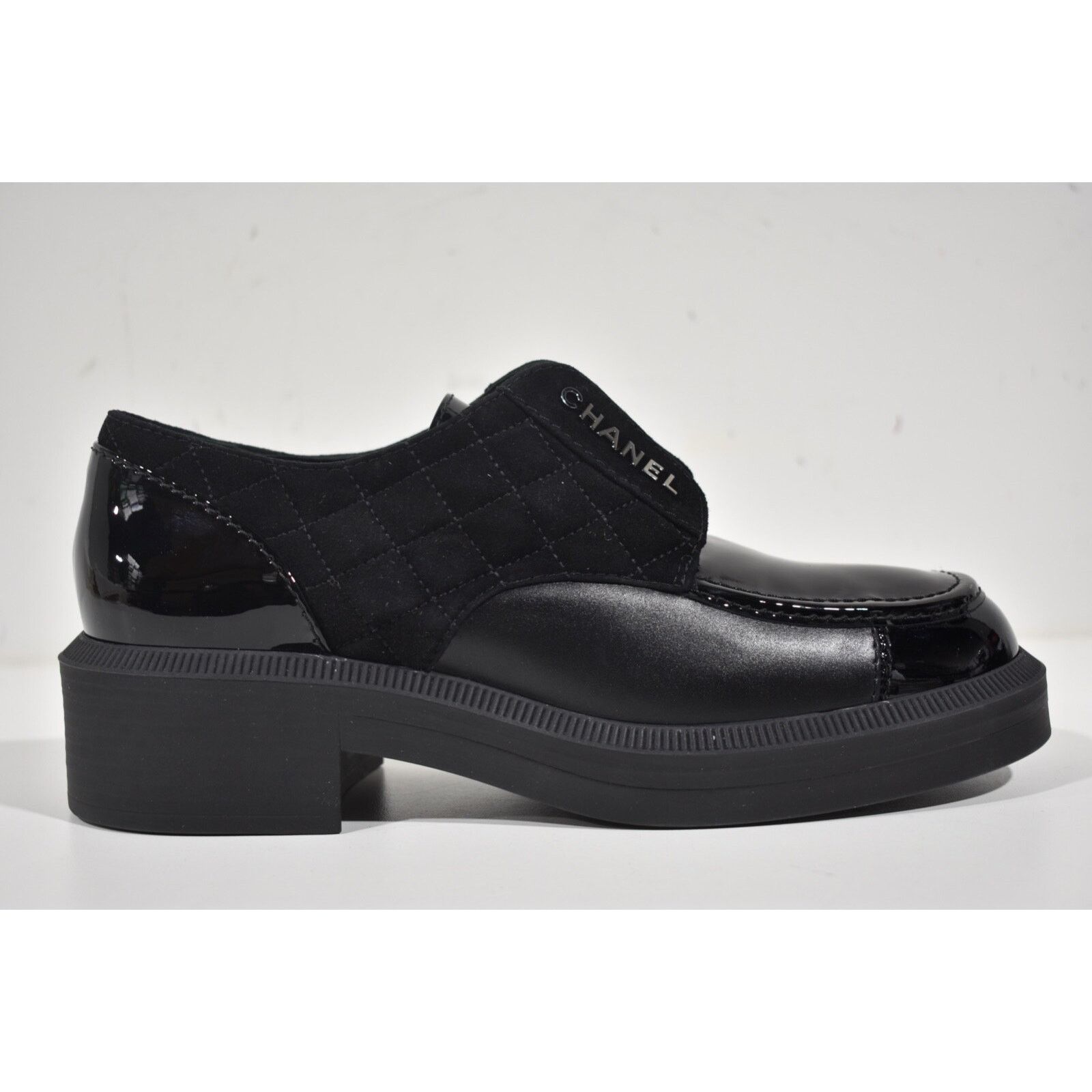 Chanel 21B Leather CC Logo Platform Lace Up Creeper Flat Loafer 41 Size US 11 / IT 41 - 1 Thumbnail