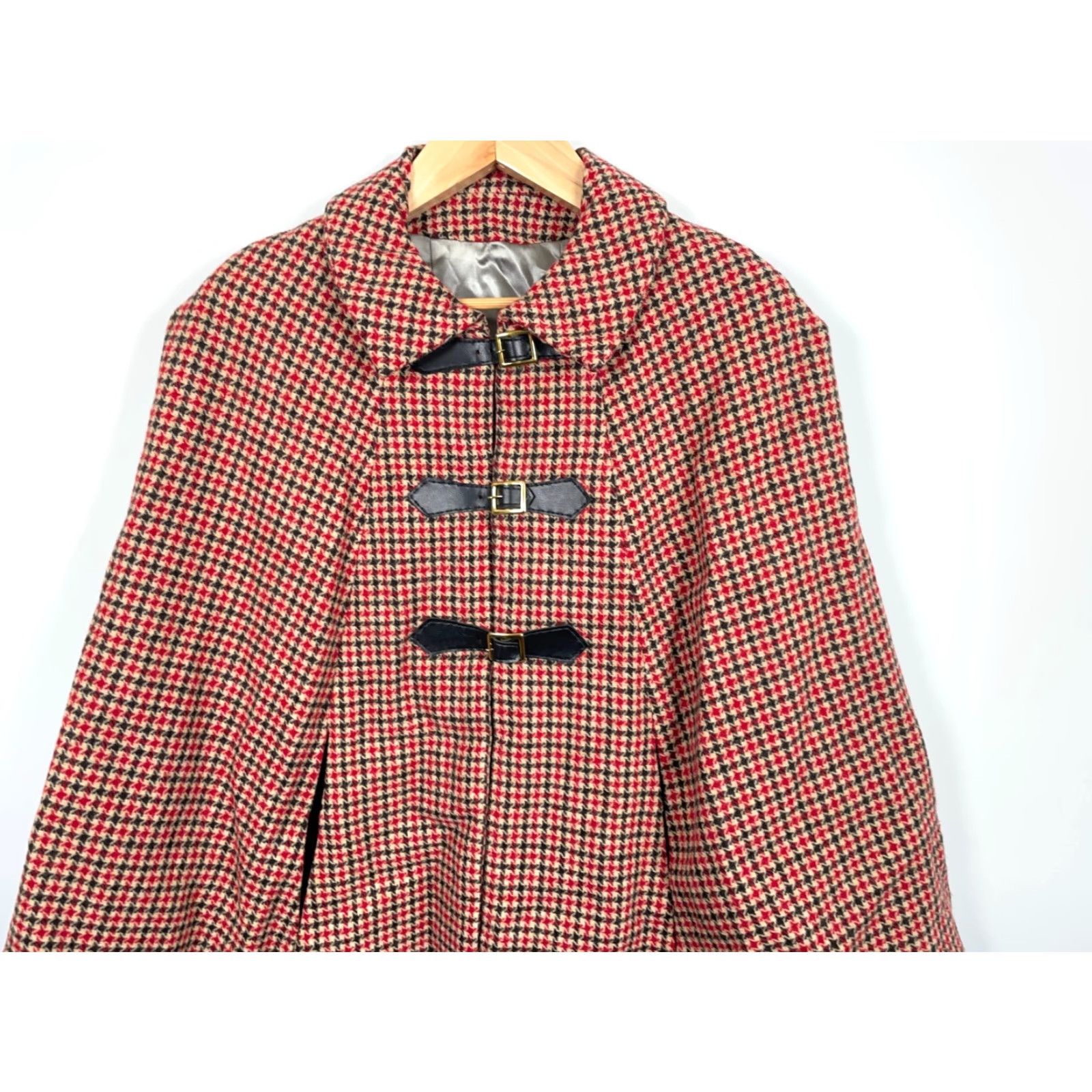 Vintage VINTAGE Poncho Cape Houndstooth Wool Red Black Lined Buckle Front Woman One Size - 60s Bohemian Hipster Retro Mod Fringe Embroidered Dry Clean Only Size ONE SIZE - 7 Thumbnail