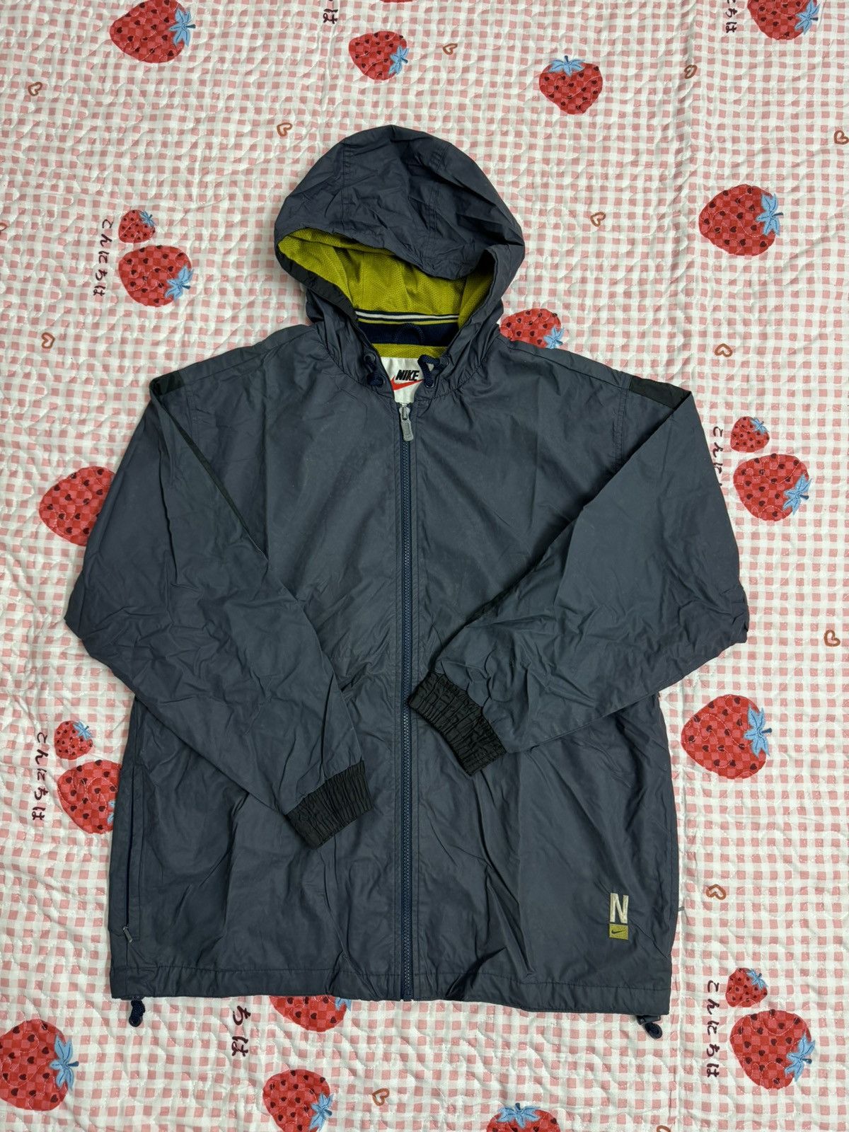 image of Vintage Nike Outdoor Jacket in Grey, Men's (Size Medium)