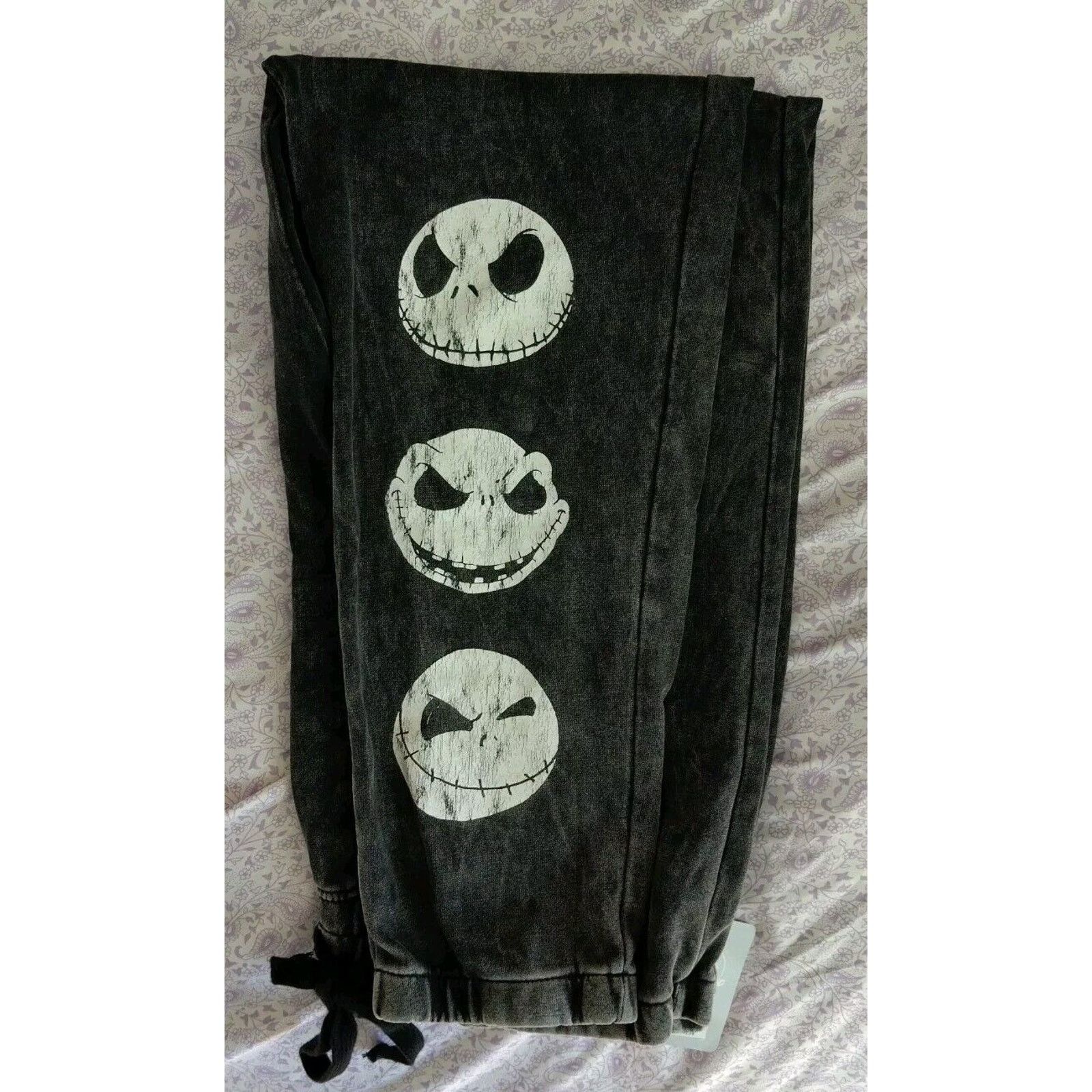 Disney Nightmare Before Christmas J. Skellington Disney Sweats Sz L Size US 36 / EU 52 - 5 Thumbnail