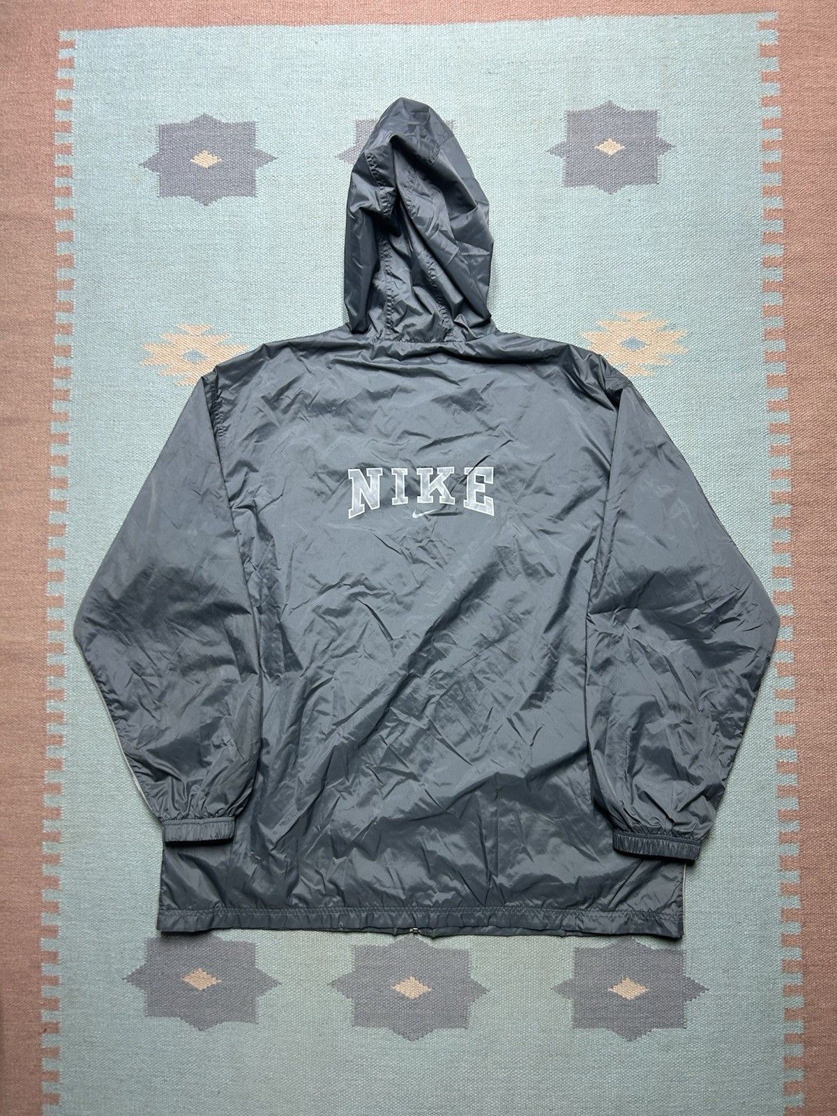 Vintage Vintage Nike hooded jacket windbreaker spell out swoosh XL Size US XL / EU 56 / 4 - 6 Thumbnail