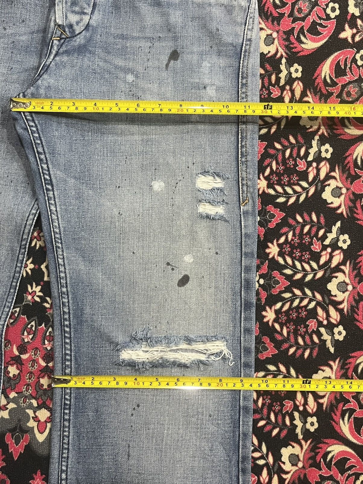 Diesel Vintage Diesel “Busky” Distressed Paint Splat Loose Fit Jean Size US 31 - 17 Thumbnail