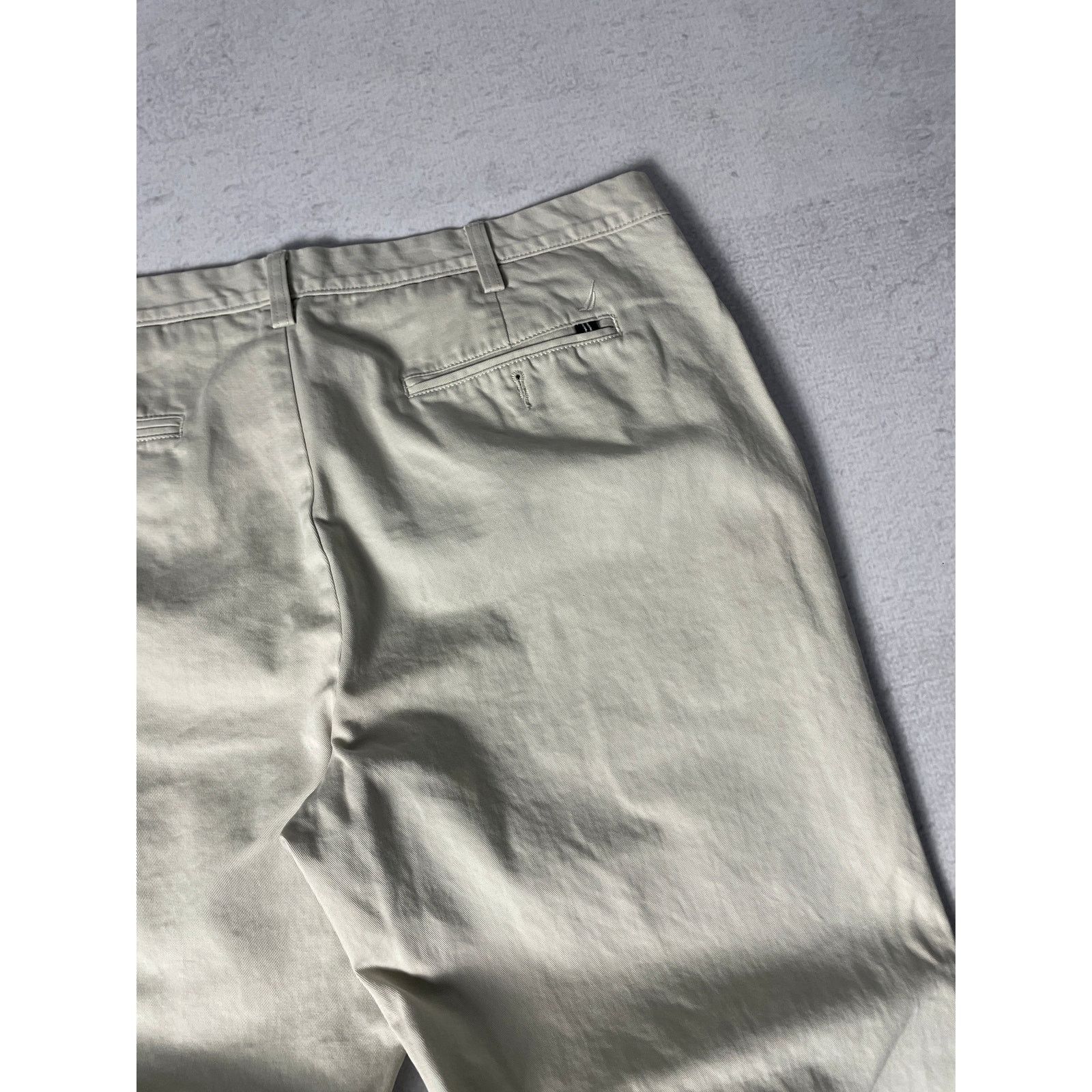 Nautica Vintage Nautica Khaki White Pants - Men's 38Wx30L Size US 38 / EU 54 - 3 Thumbnail
