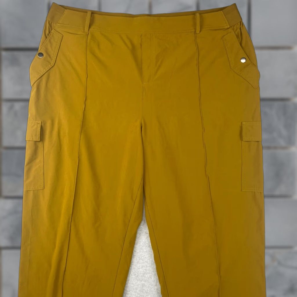 Athleta VINTAGE? No — not vintage. Athleta Vienna Cargo Pants Womens 22 Gold Elastic Waist Pull On Snap Pockets Size 40" / US 18 - 1 Thumbnail