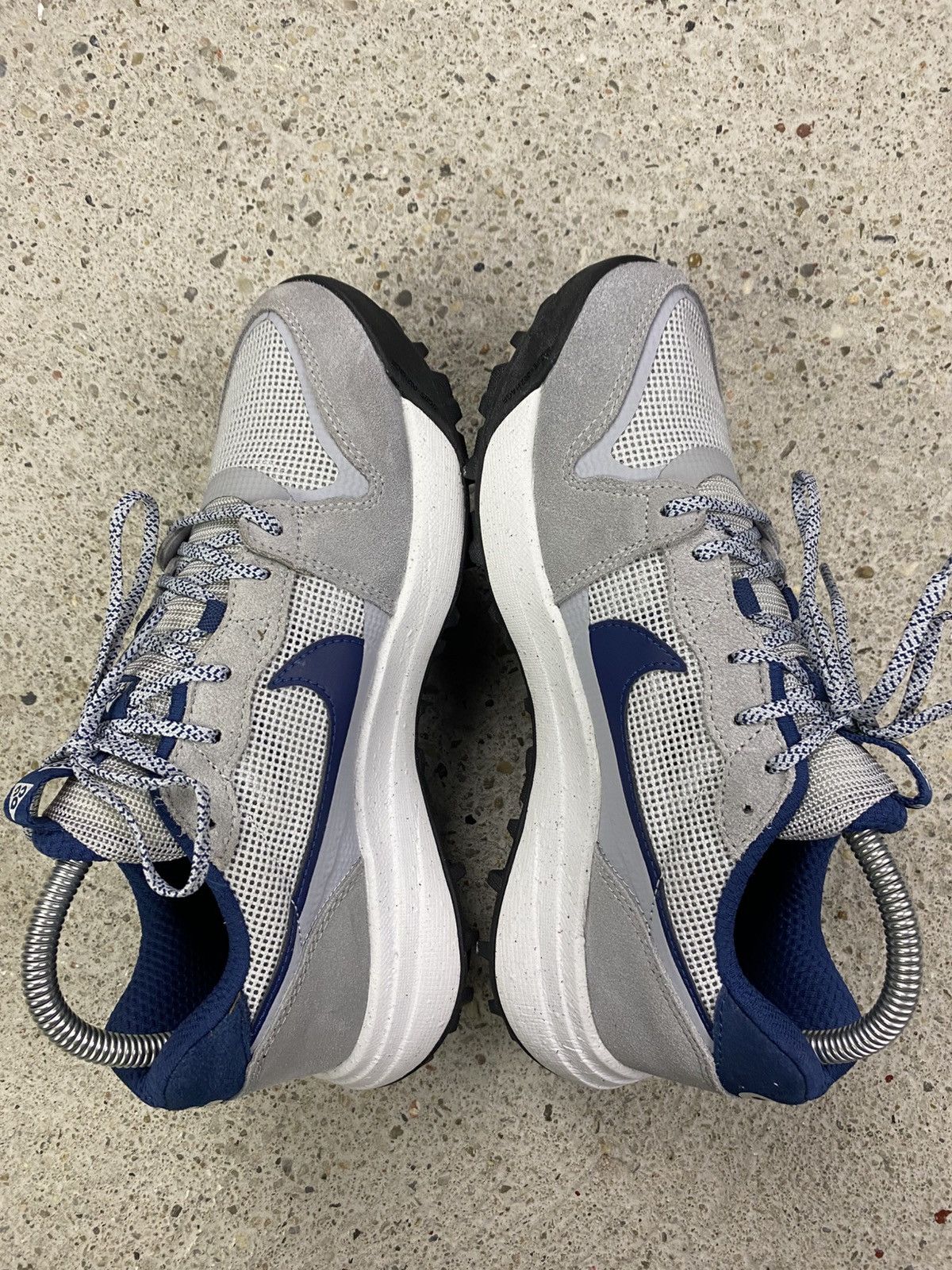 Nike ACG Nike acg lowcate trekking shoes mountains navy grey Size US 5.5 / EU 38 - 4 Thumbnail