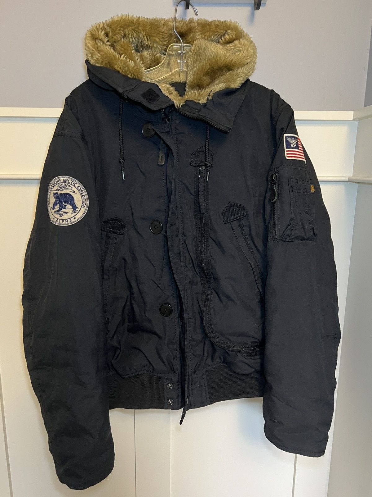 Alpha Industries Vintage Alpha Industries fur hood & patches bomber jacket Size US L / EU 52-54 / 3 - 1 Thumbnail