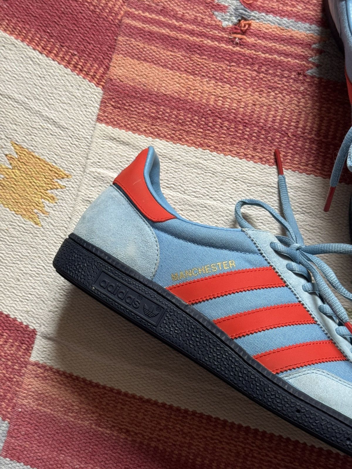 Adidas 2010❗️Adidas Manchester Limited Edition 1/500 Suede Sneakers Size US 9.5 / EU 42-43 - 7 Thumbnail
